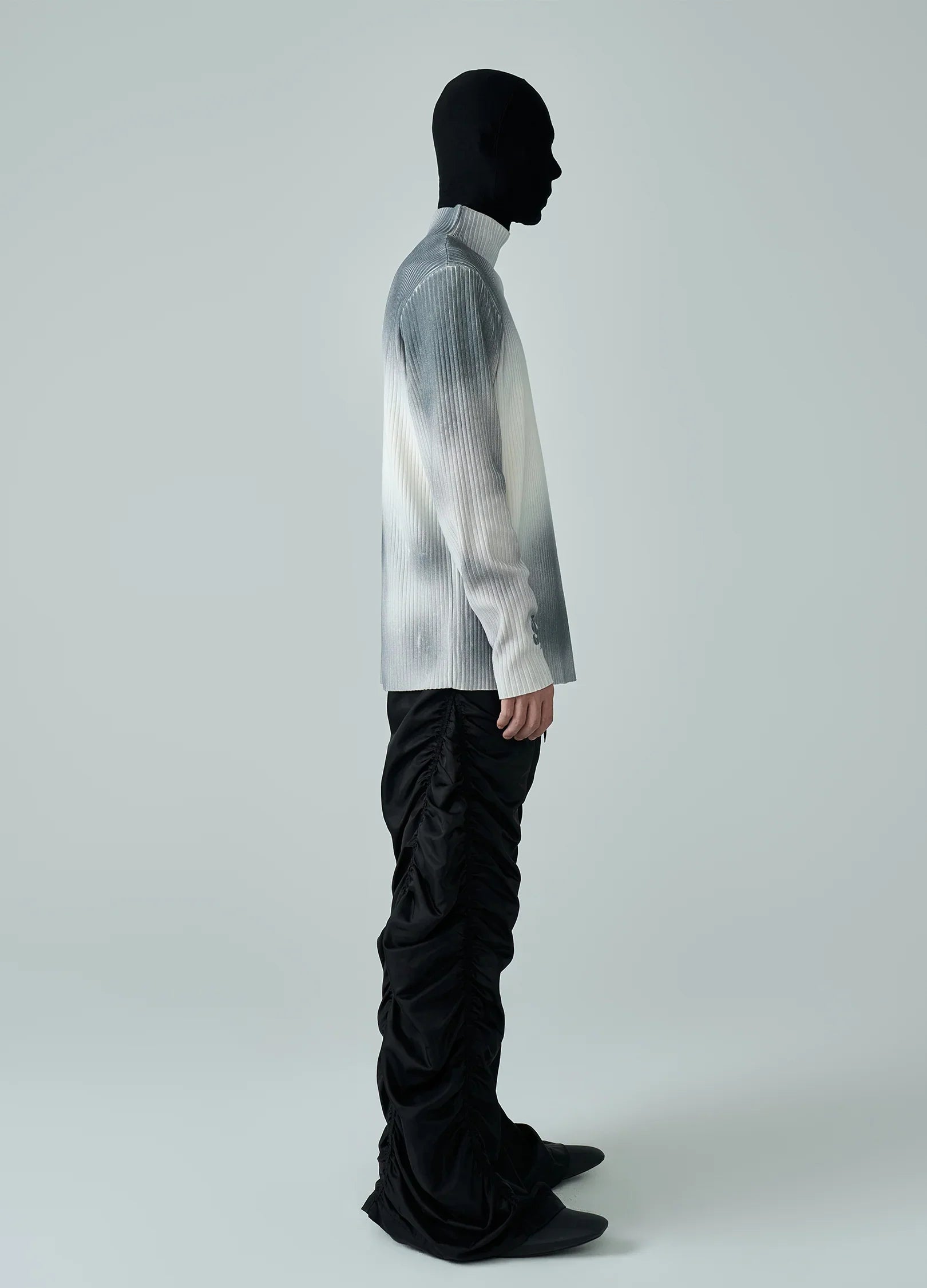 22FW Ashen Embrace Logo Knitted Sweater