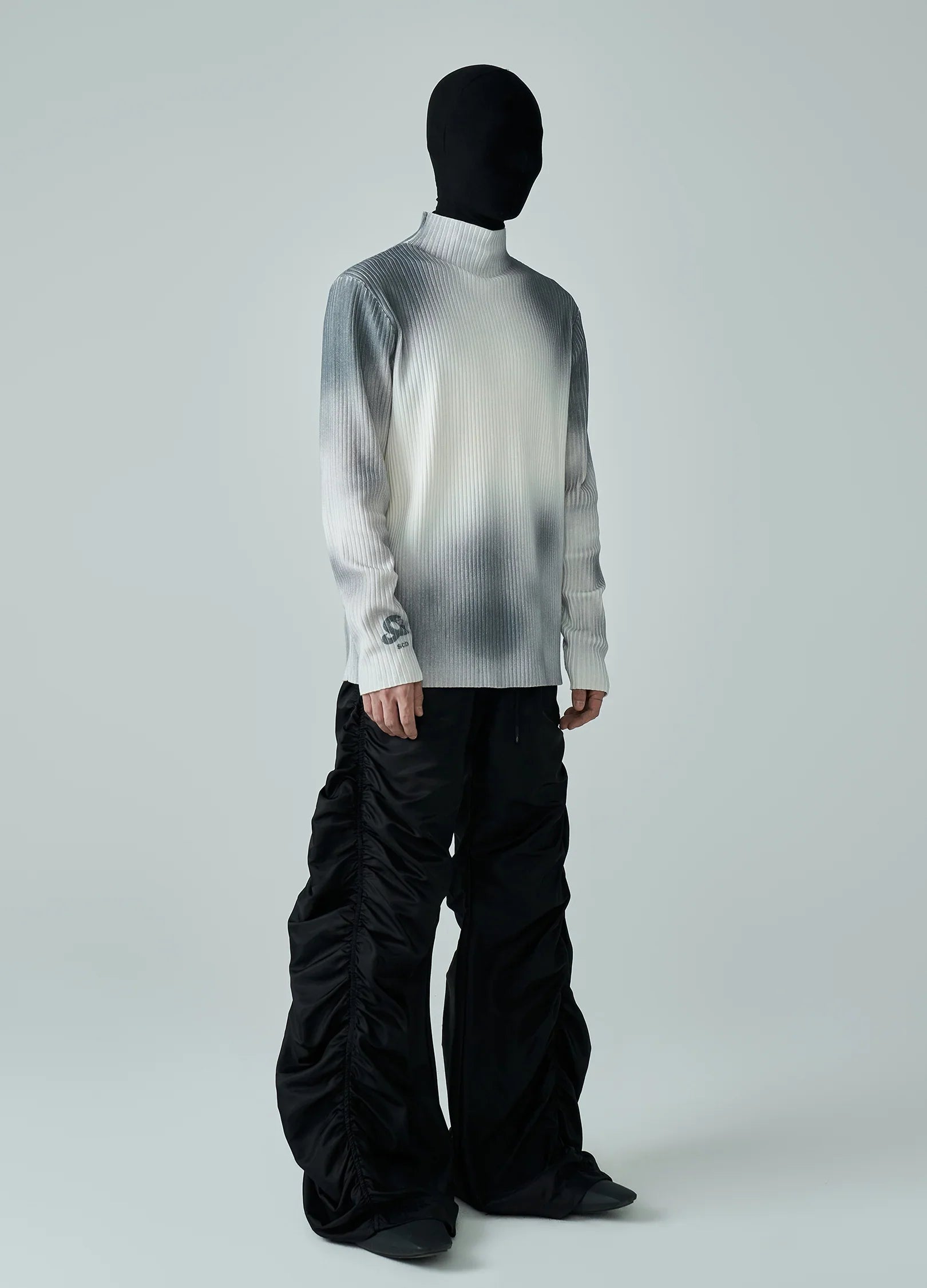 22FW Ashen Embrace Logo Knitted Sweater