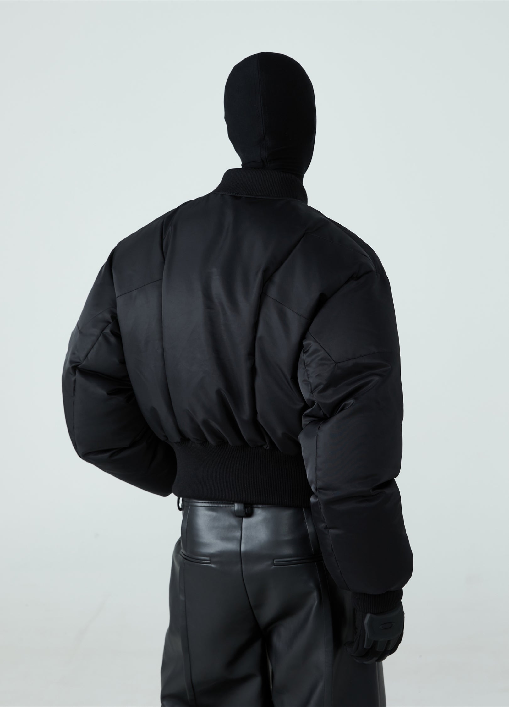 23FW Sleek Waisted Down Jacket