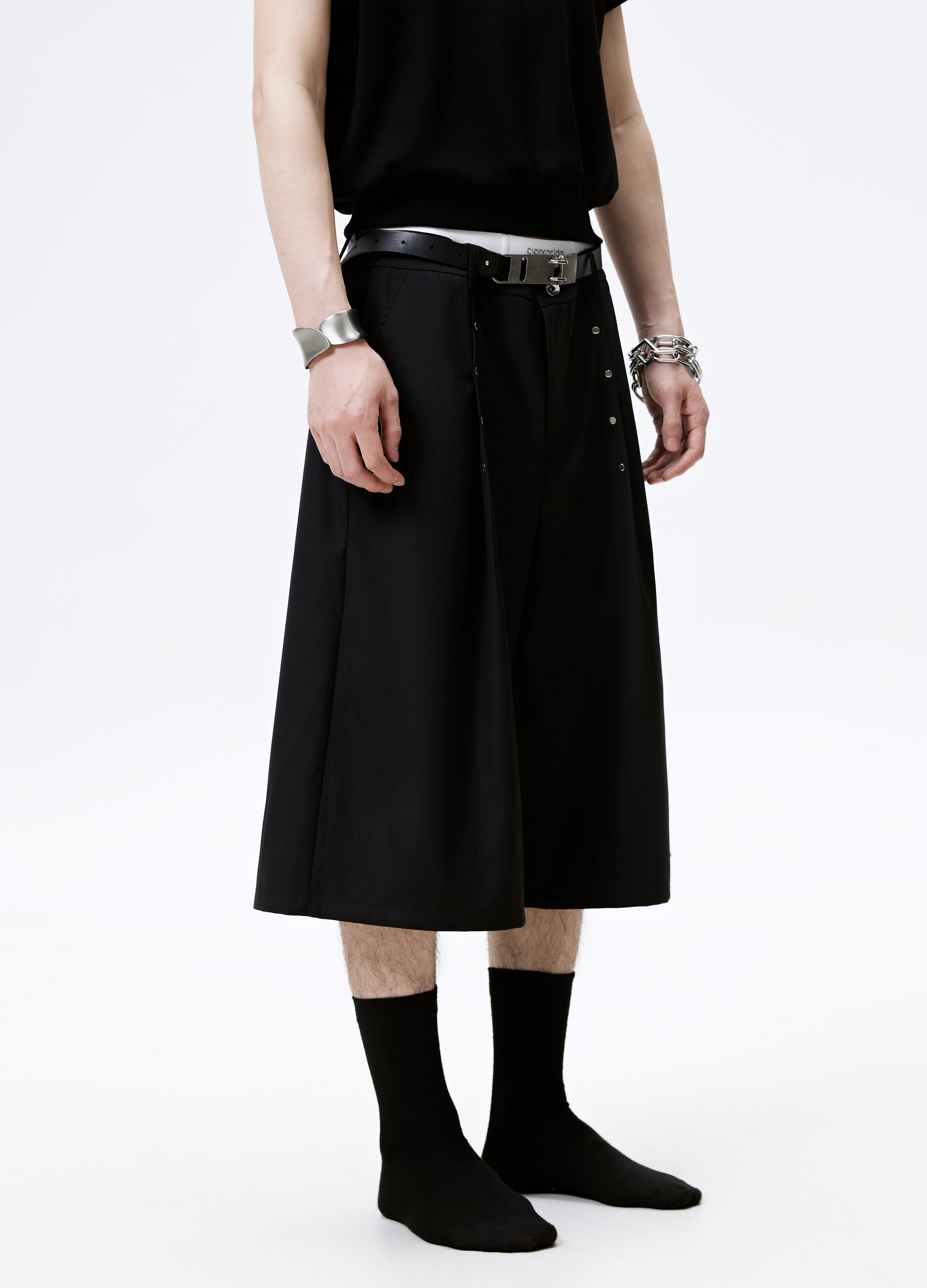 25SS STUDDED PLEAT WIDE SHORTS