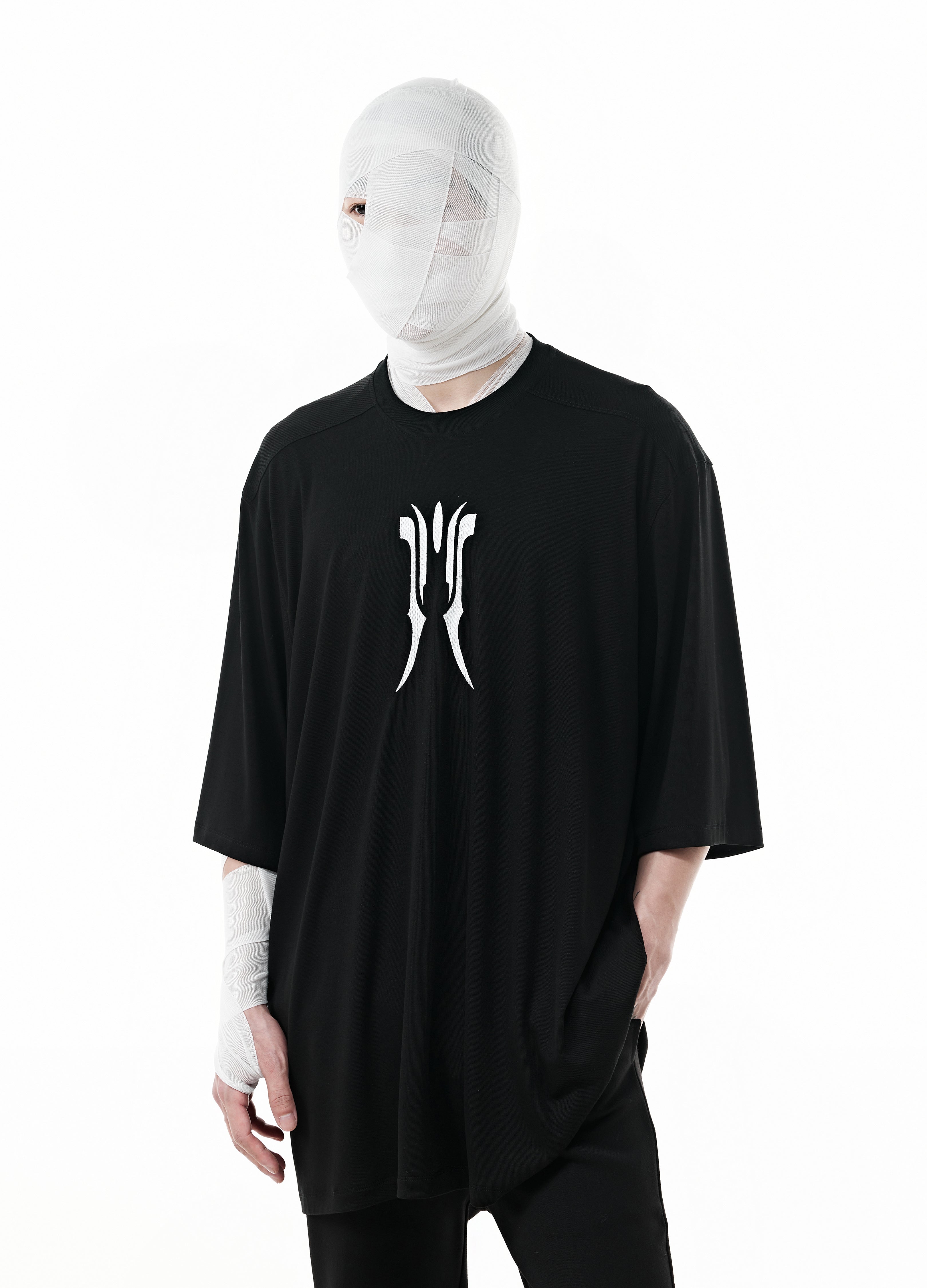 DARK EMBLEM OVERSIZED TEE