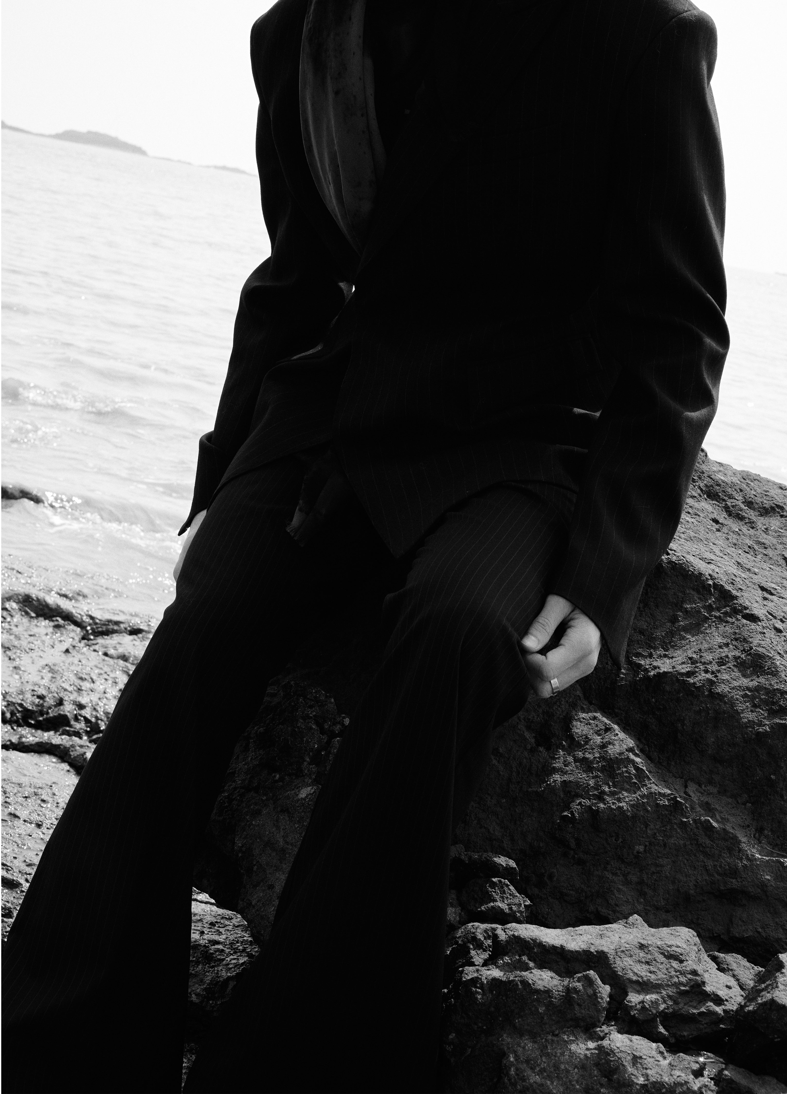 25SS BLADE PLEATED STRIPE TROUSERS