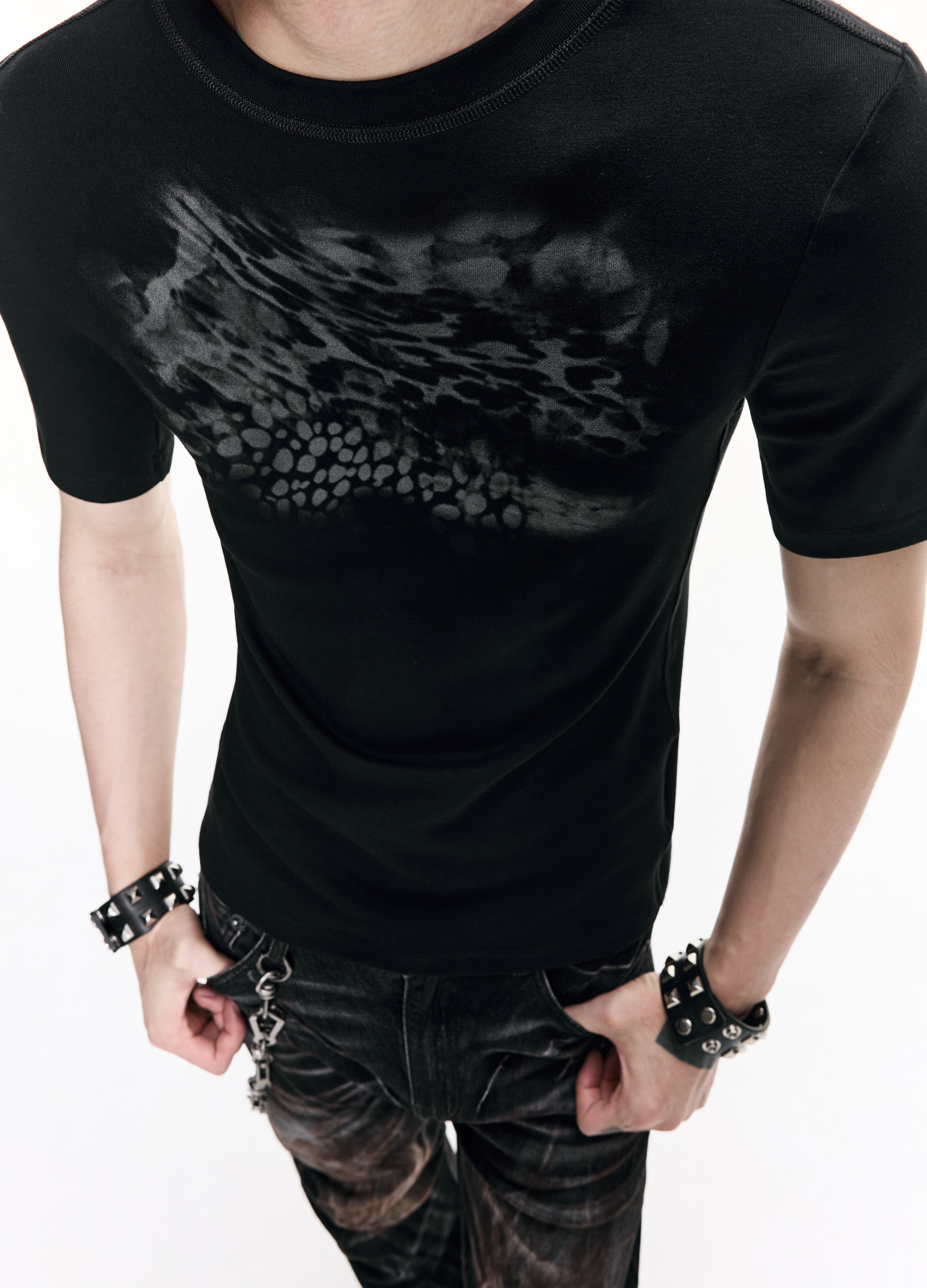 26SS REVELATION DARK FIT TEE