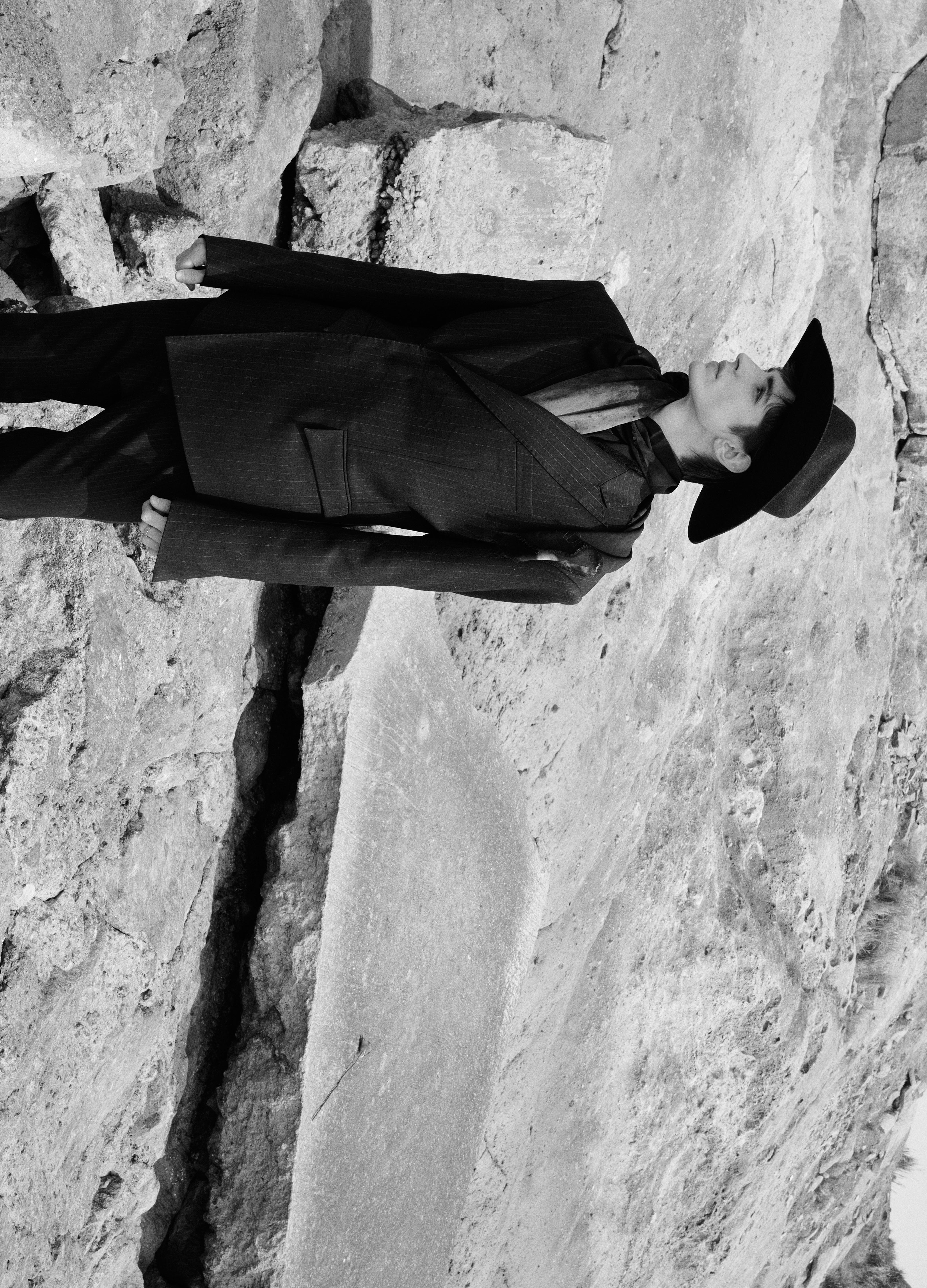 25SS BLADE STRIPE DECONSTRUCTED SUIT