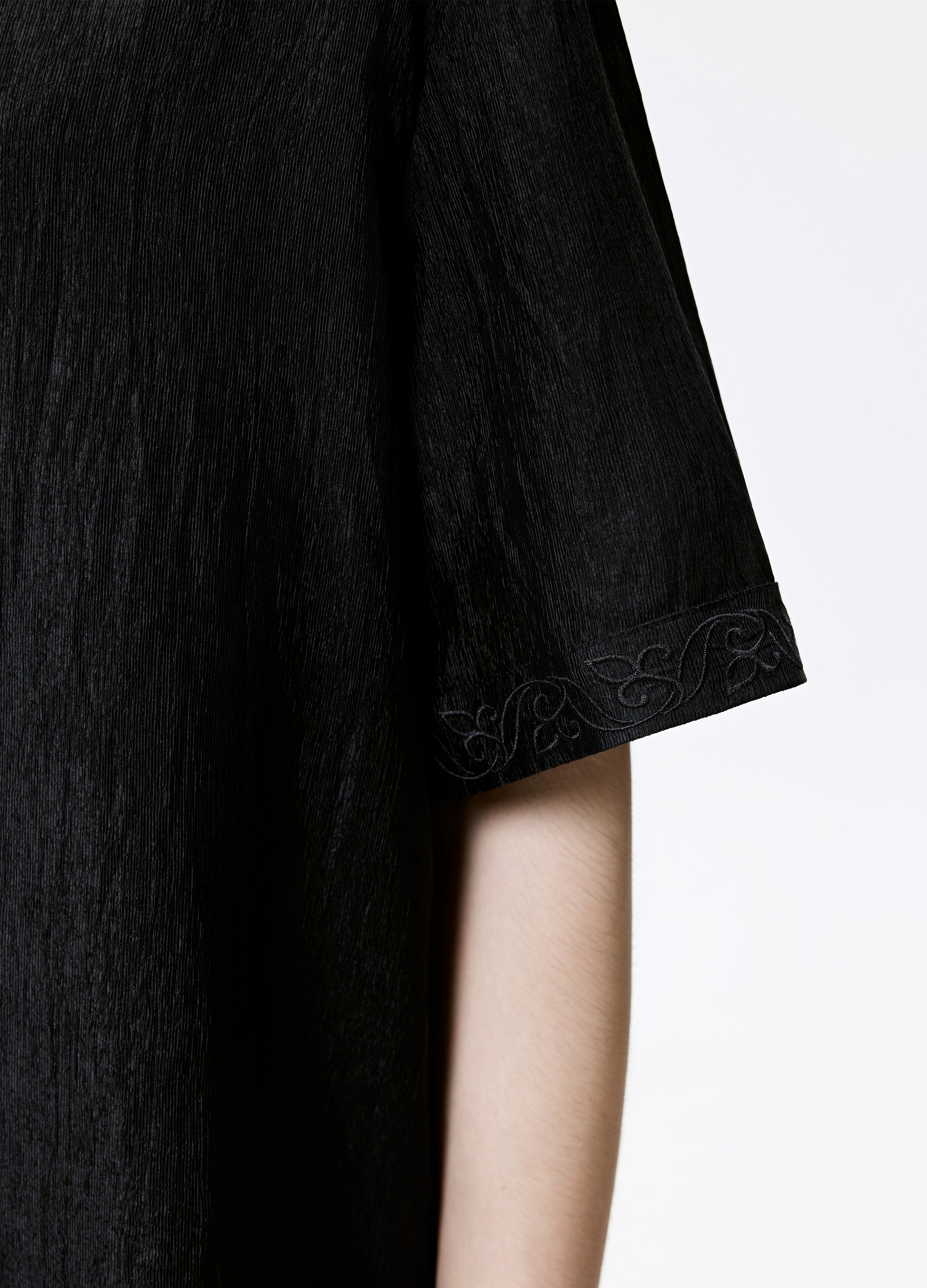 25SS WHITE BLACK TEXTURE SHINE SHIRT