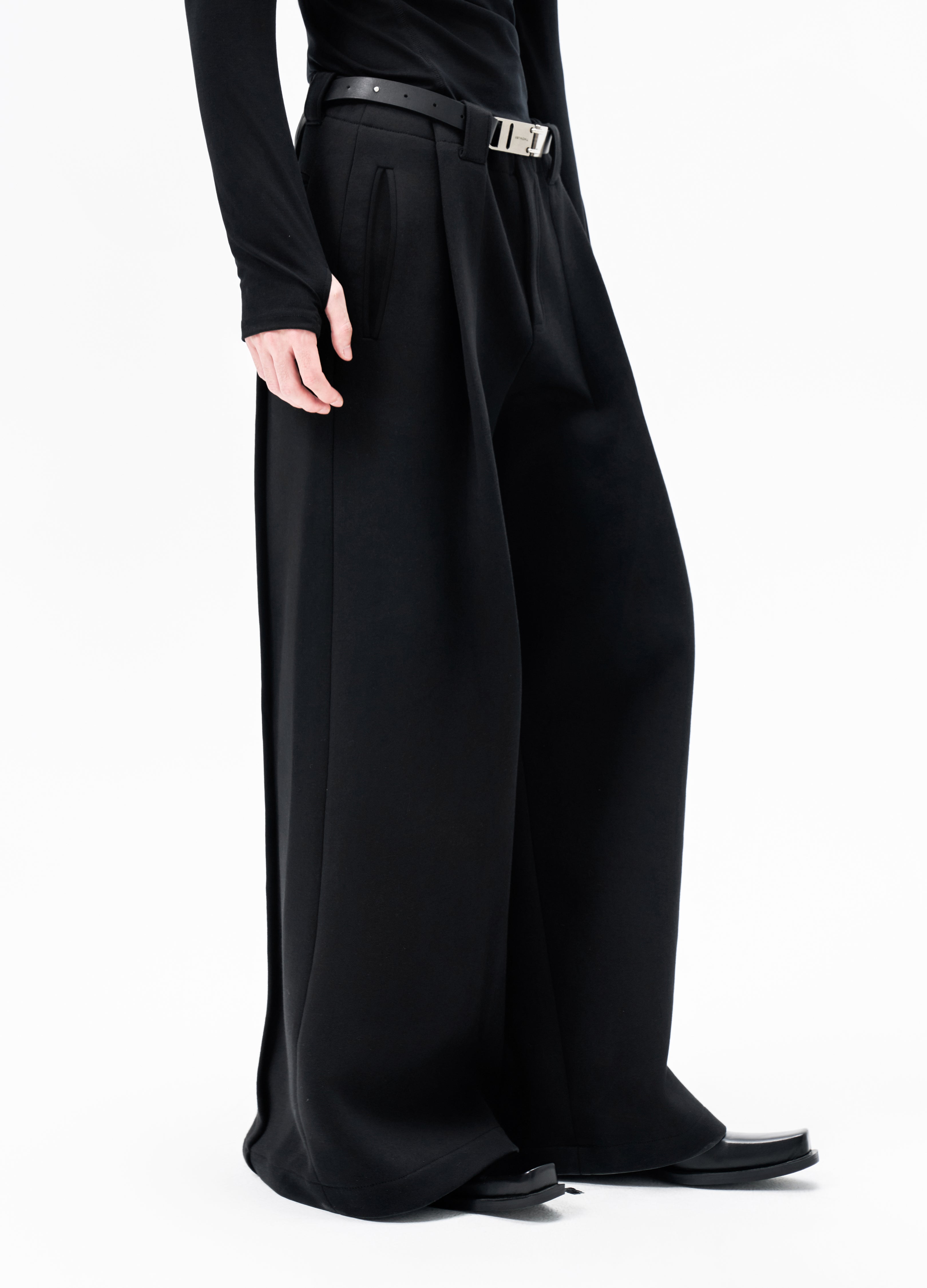 25FW BLACK PLEATED WIDE TROUSERS