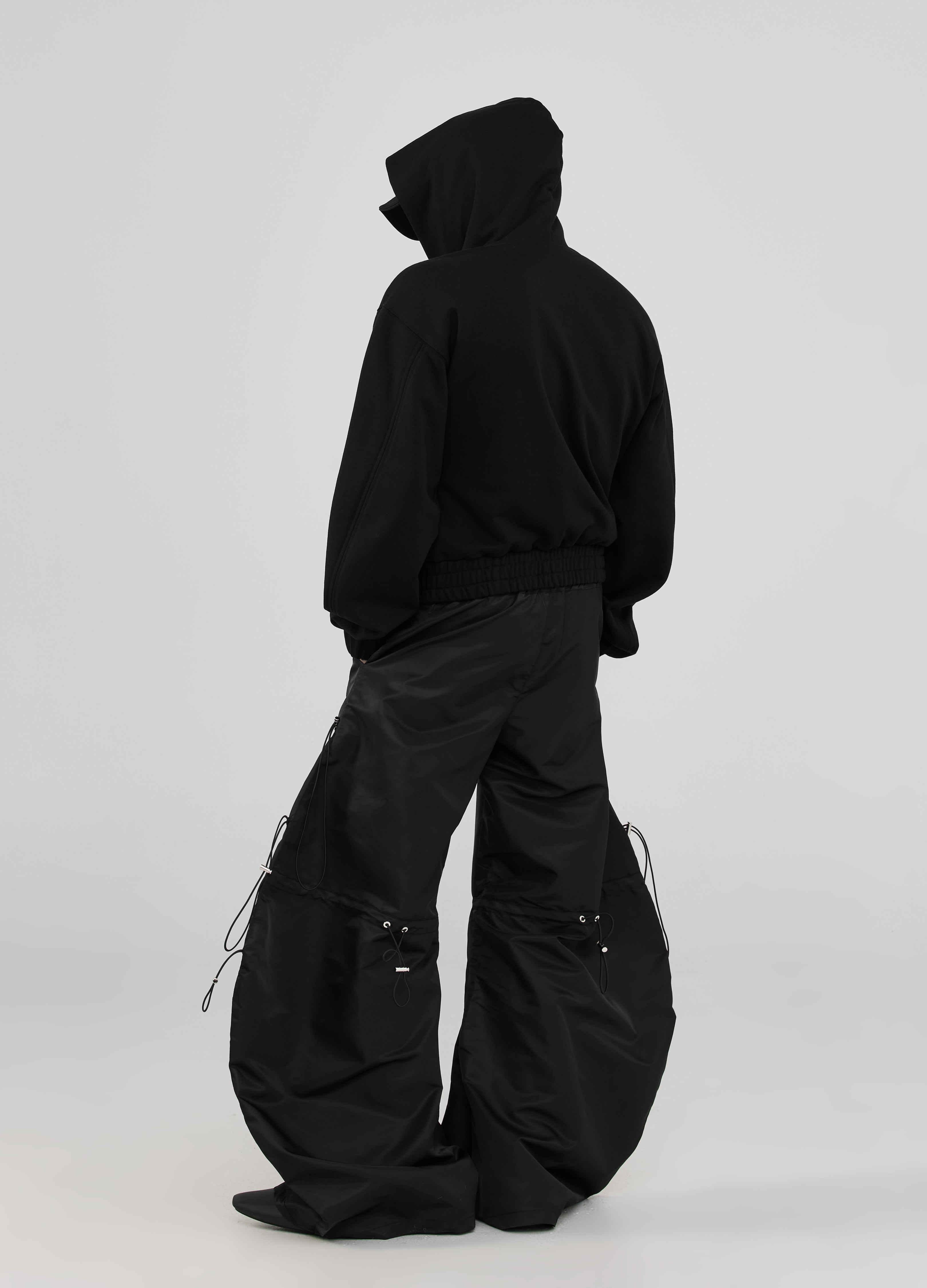 24FW Zip-Up Cropped Hoodie