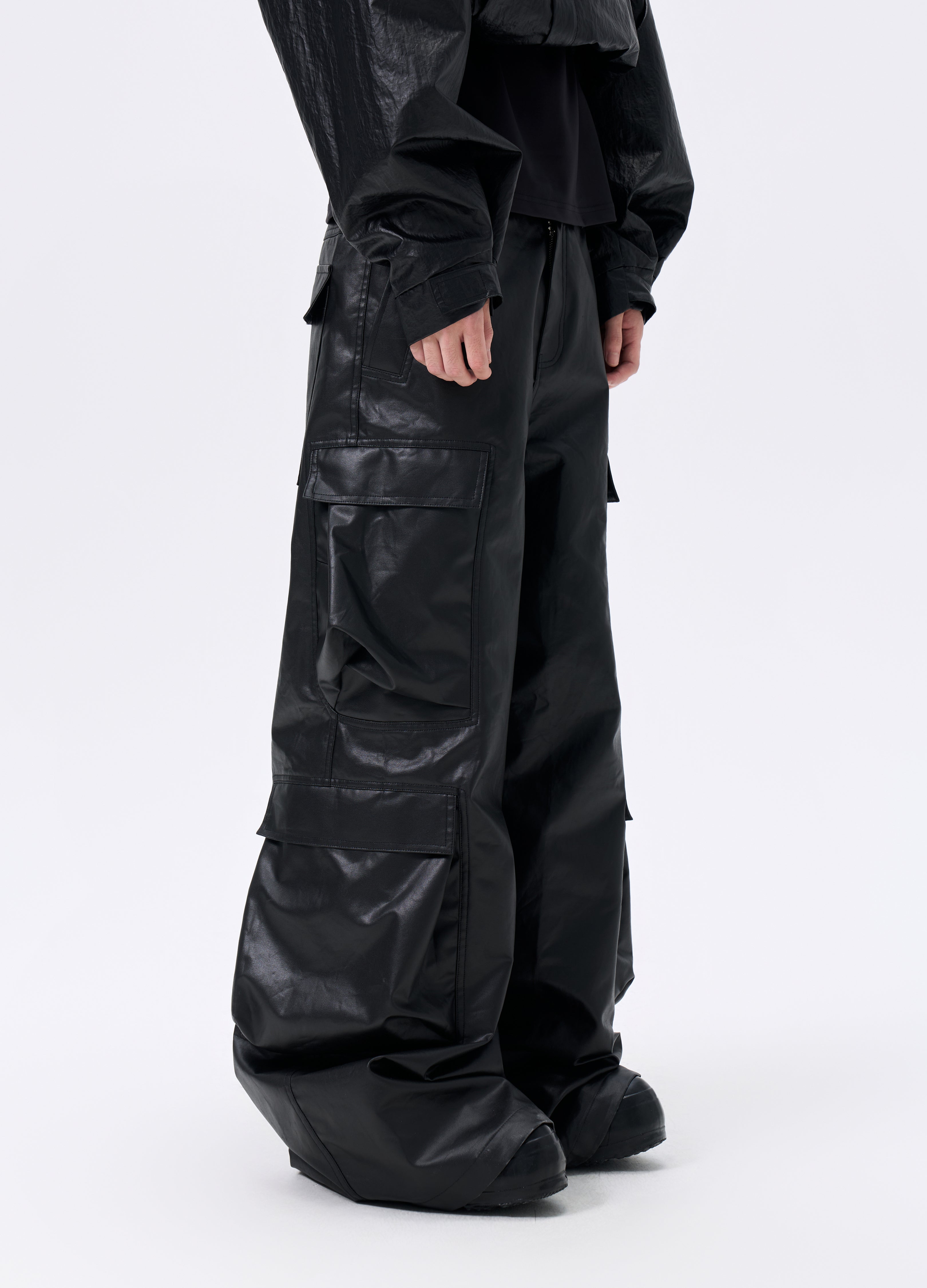 25FW COATED MULTI-CARGO PANTS