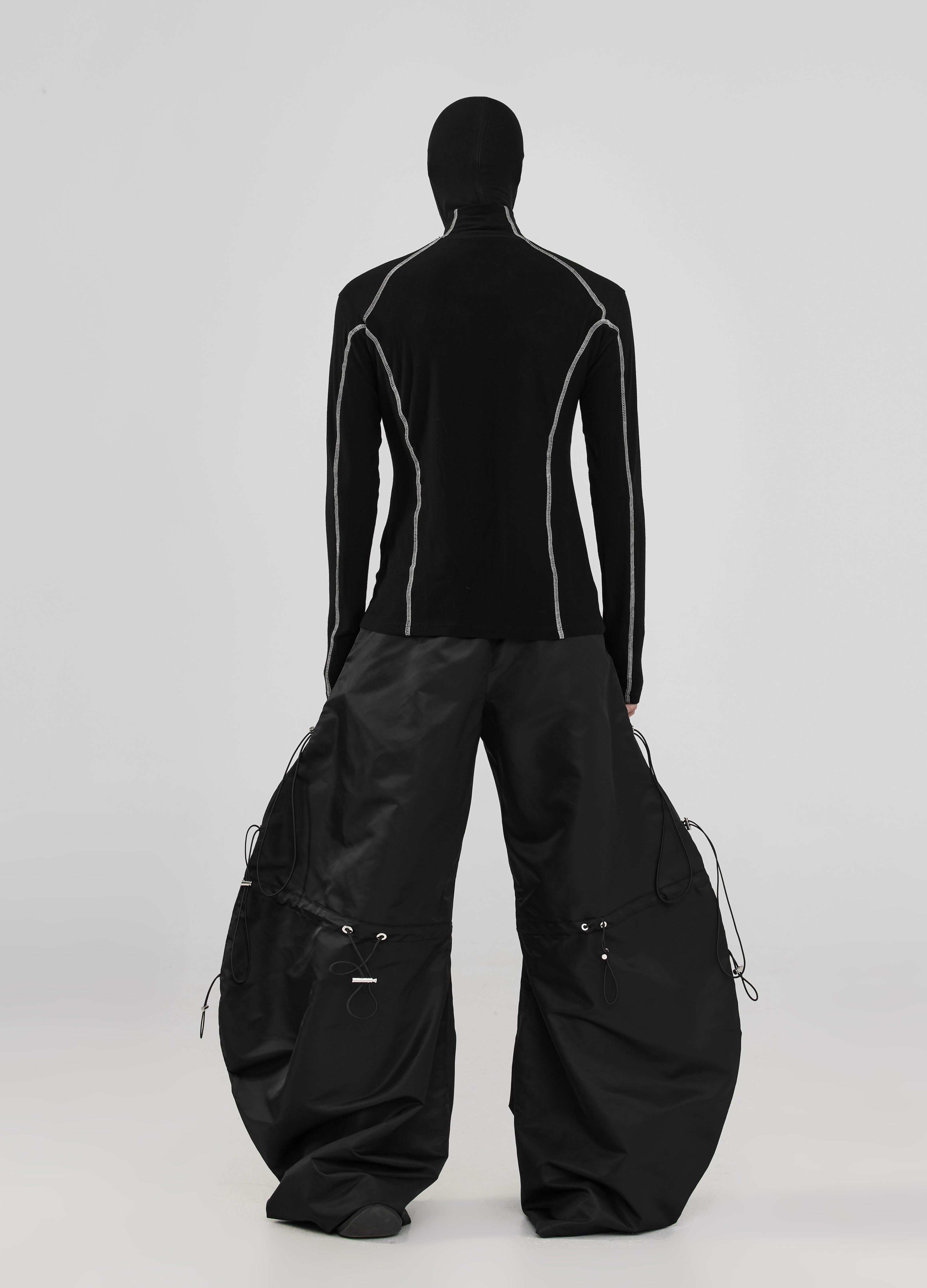 24FW Thread High-Collar Tee”