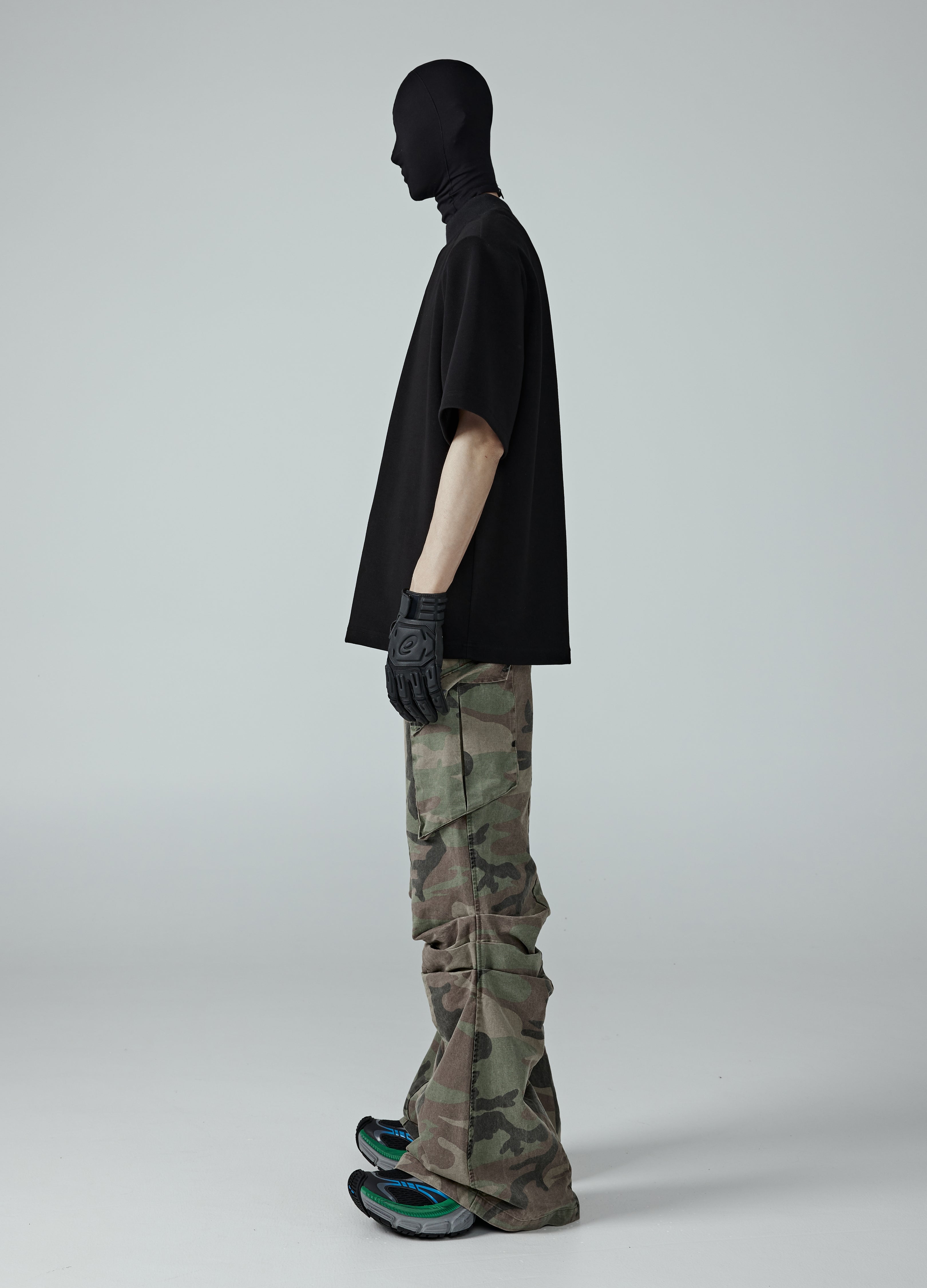 24SS Detachable Shoulder Pad V-Neck Tee