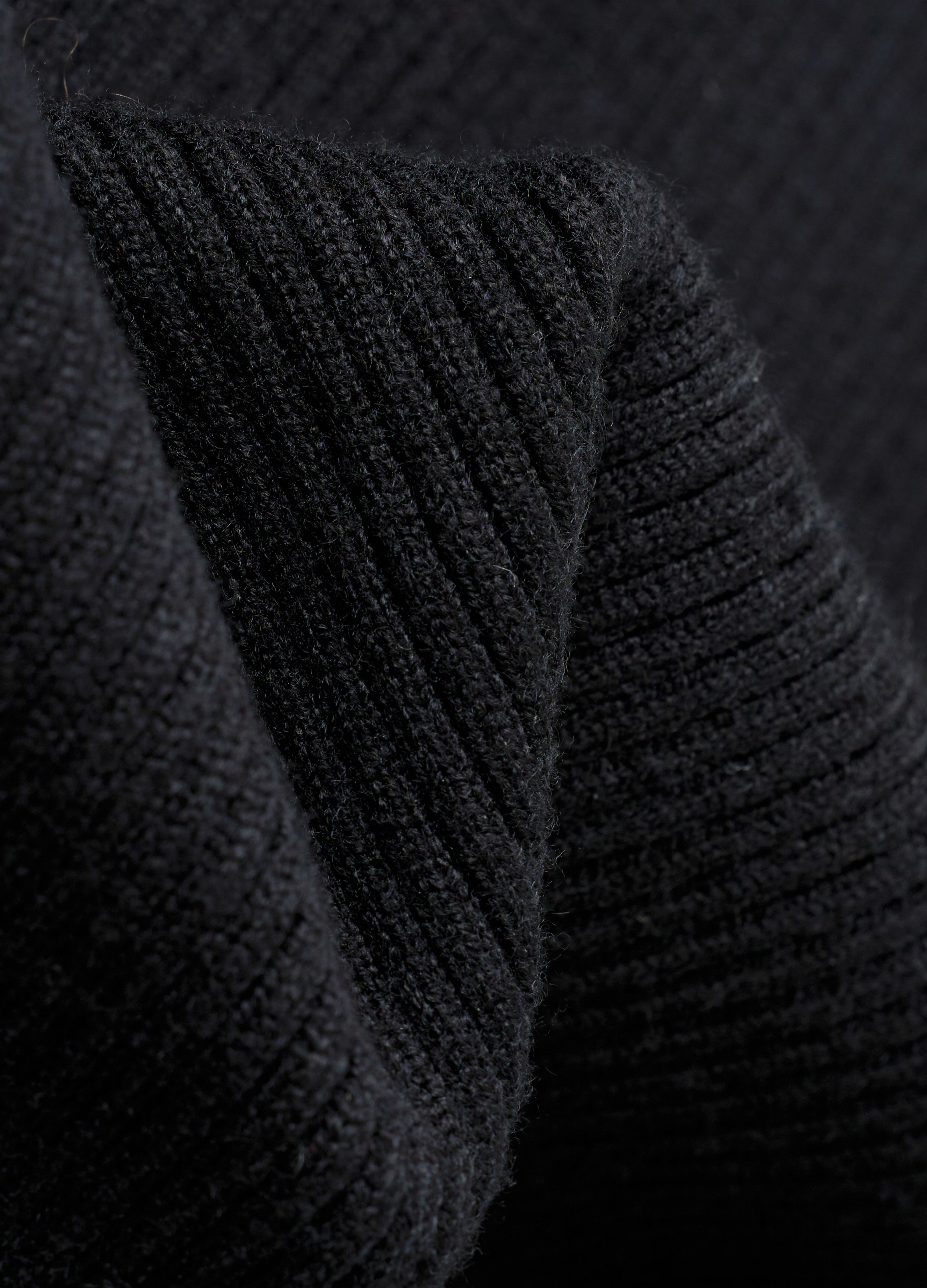 25FW FITTED BLACK KNIT CARDIGAN