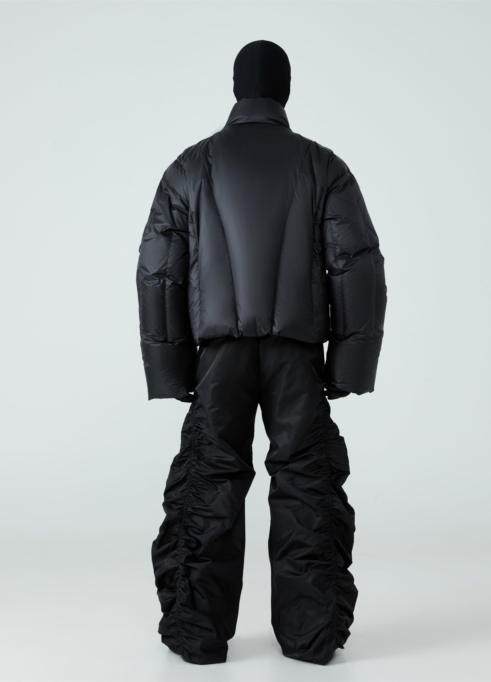 23FW V-Crop High-Collar Puffer