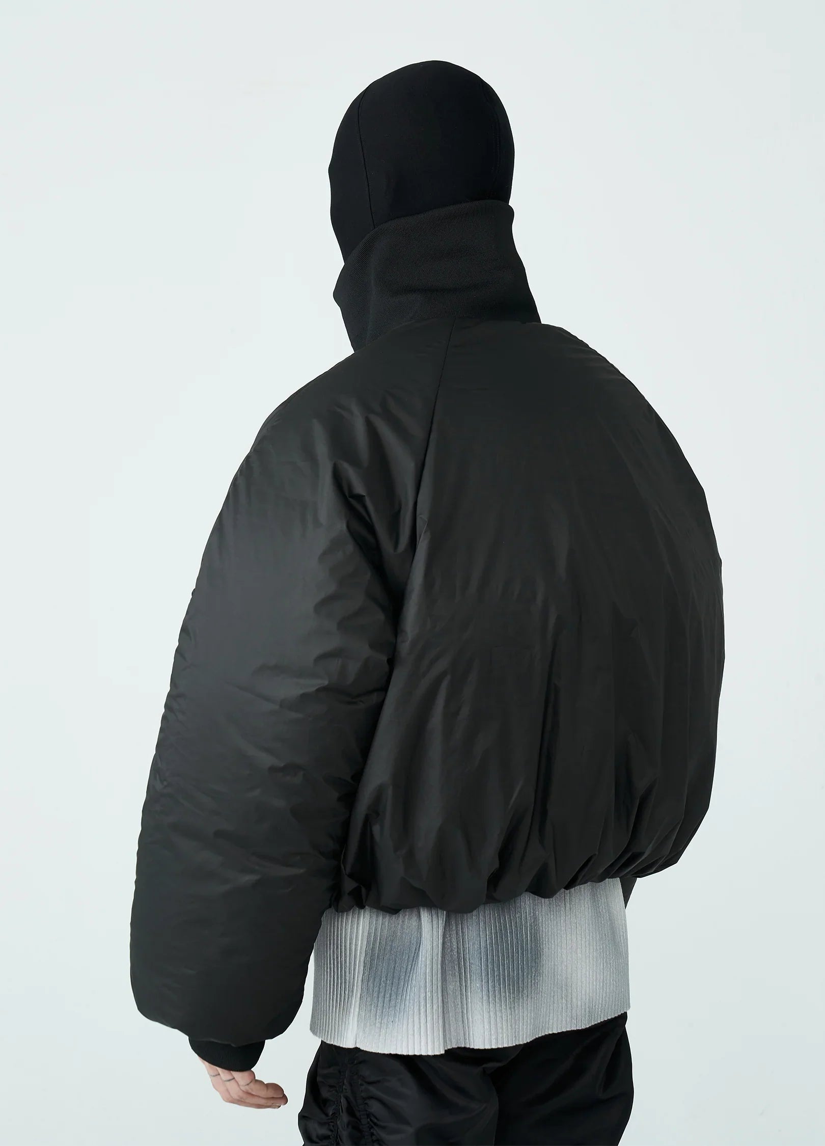 22FW Curved Down Jacket