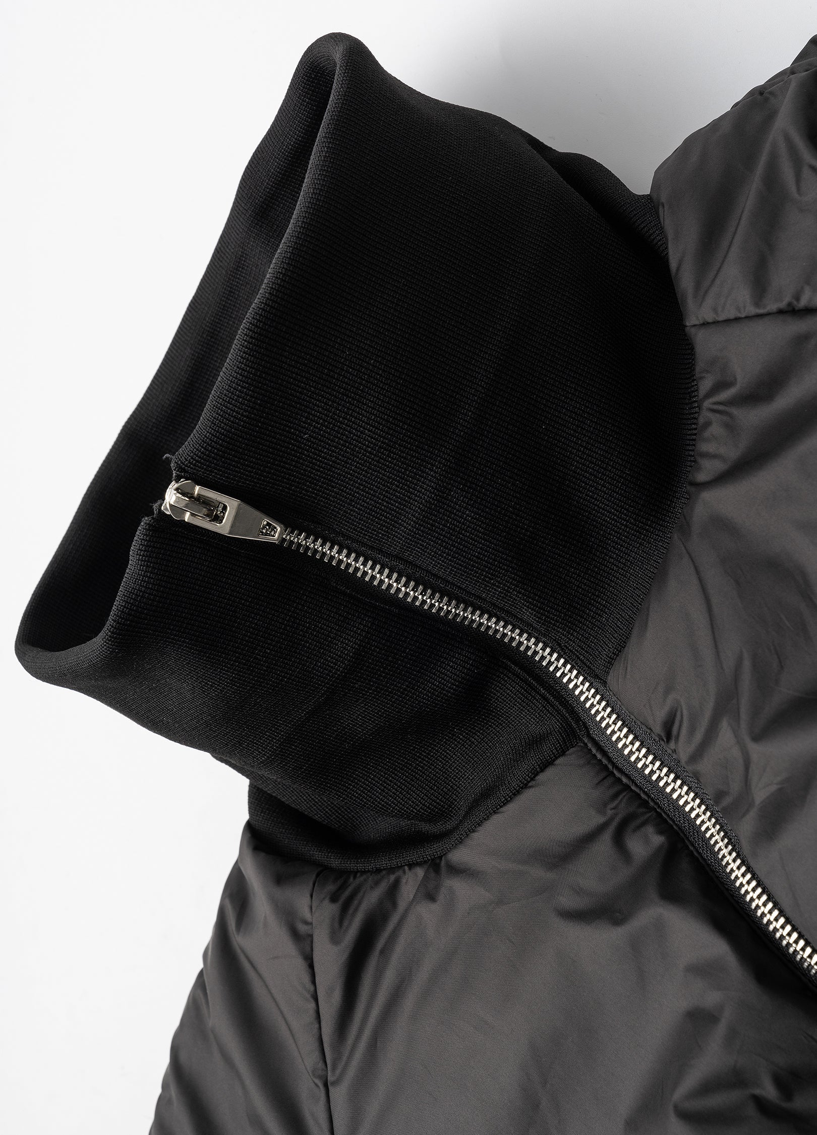 22FW Curved Down Jacket