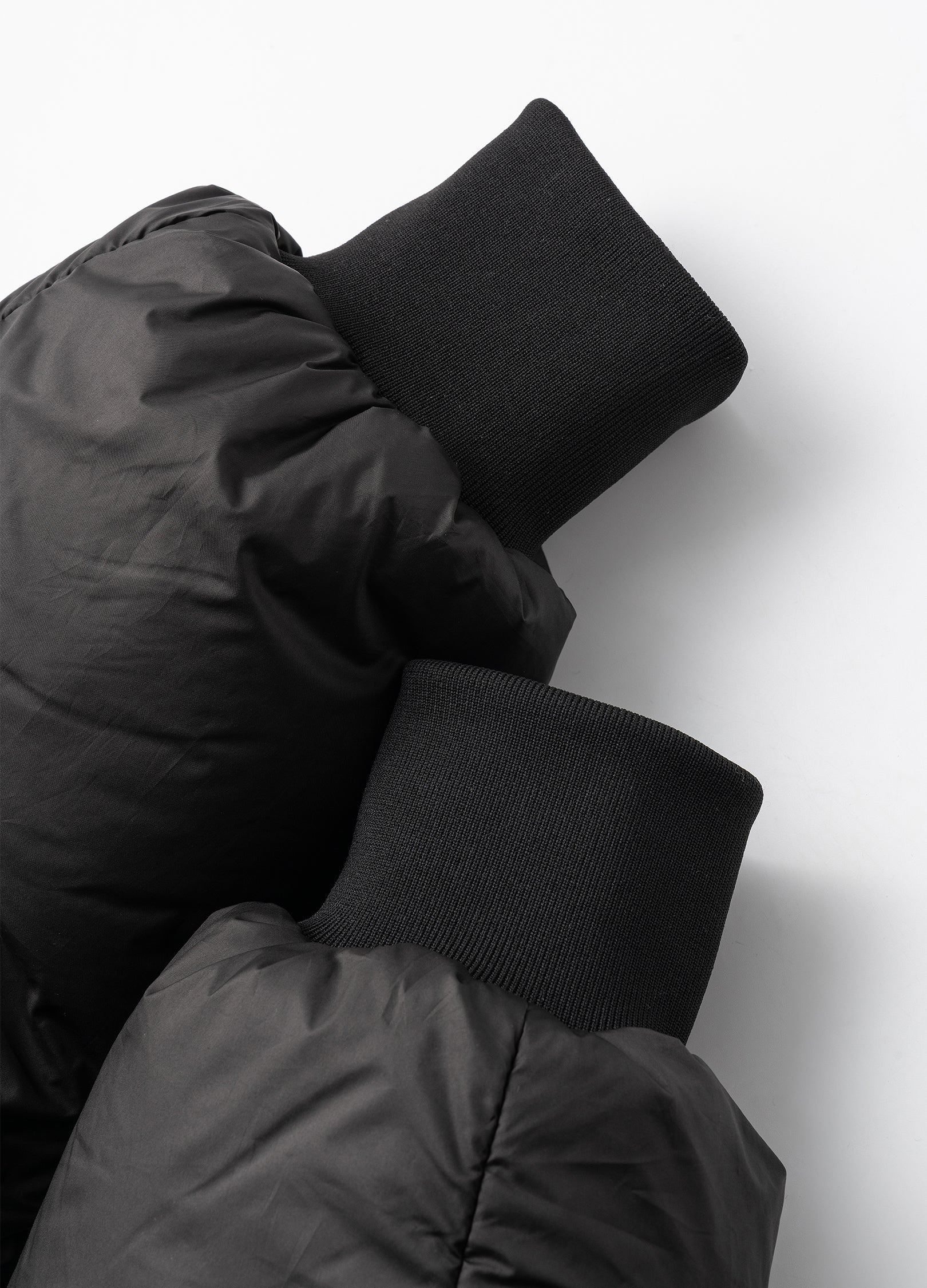 22FW Curved Down Jacket