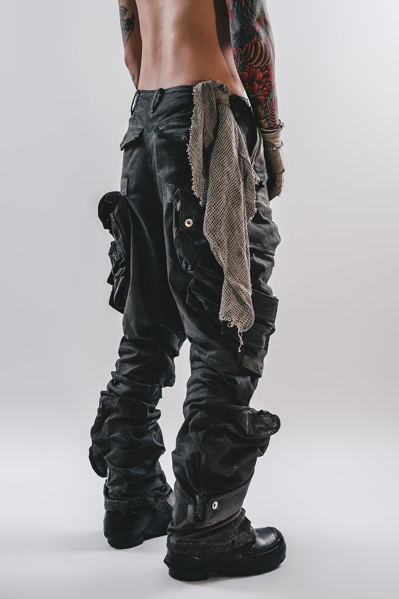 DRKLEI STUDDED ARC CARGO PANTS