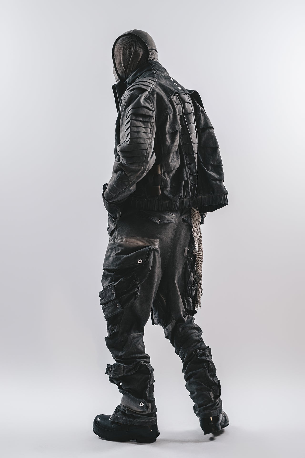 DRKLEI STUDDED ARC CARGO PANTS