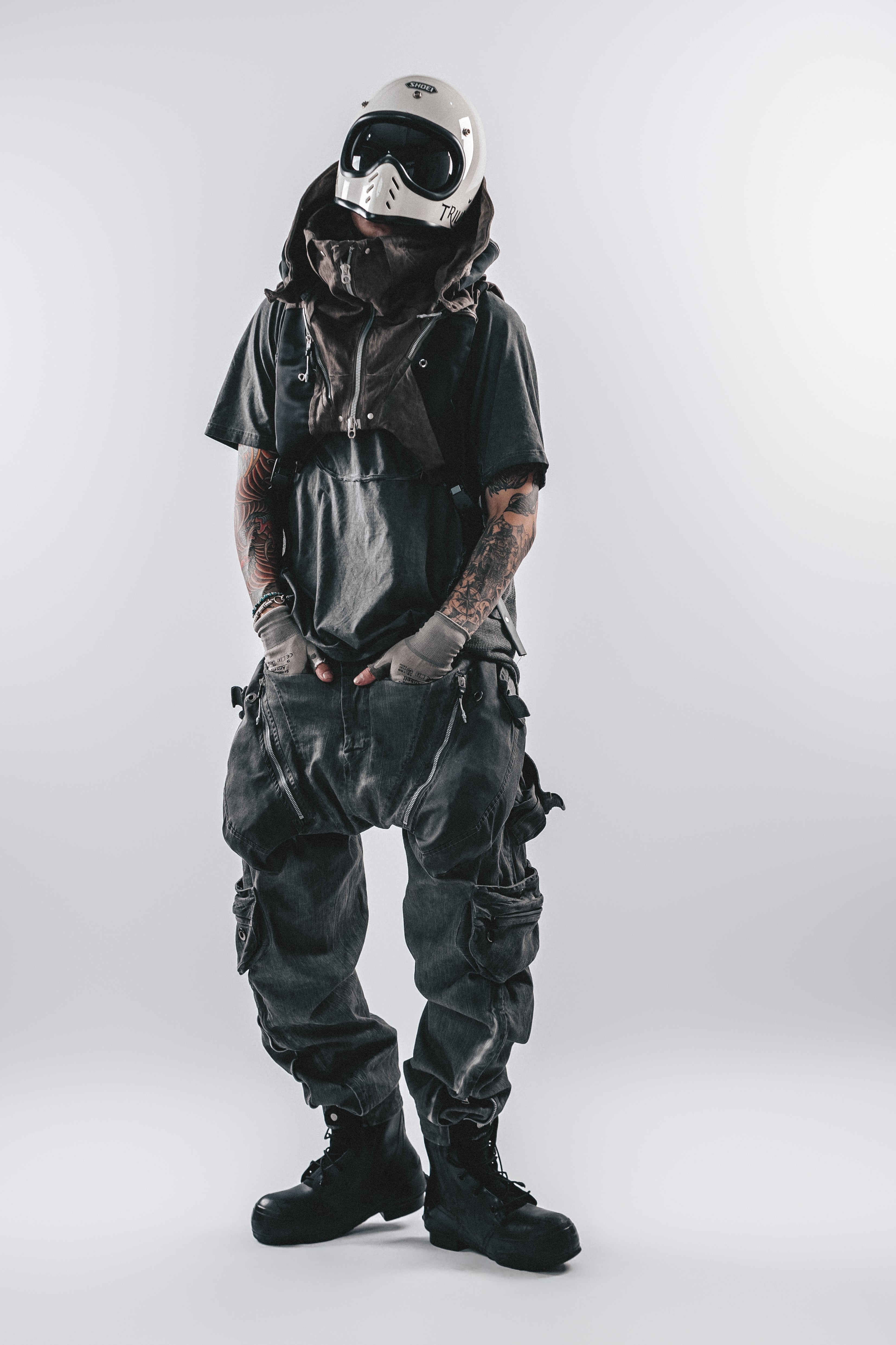 DARKCORE STRAP CARGO PANTS