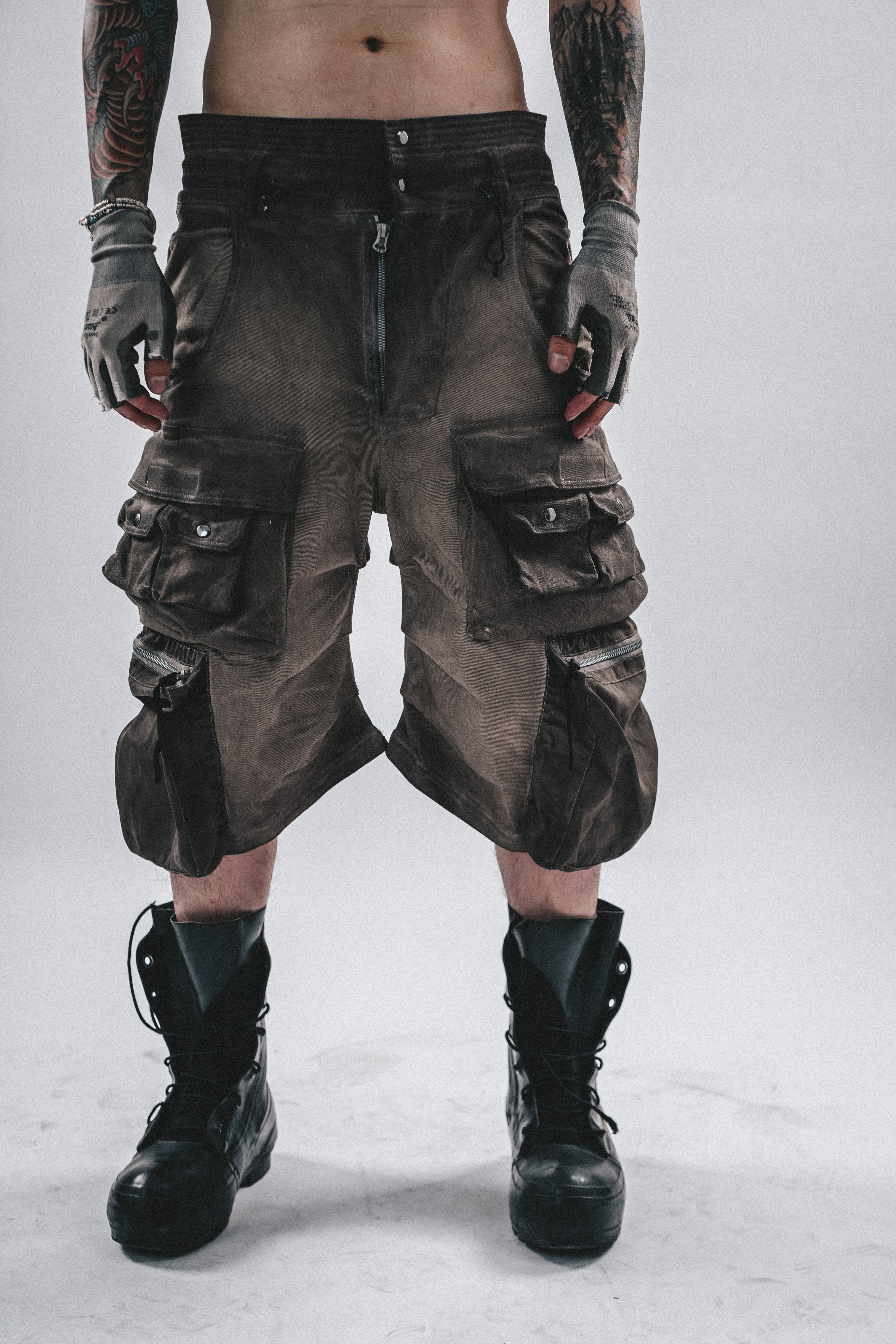 DRKLEI SANDBLAST MULTI-CARGO SHORTS