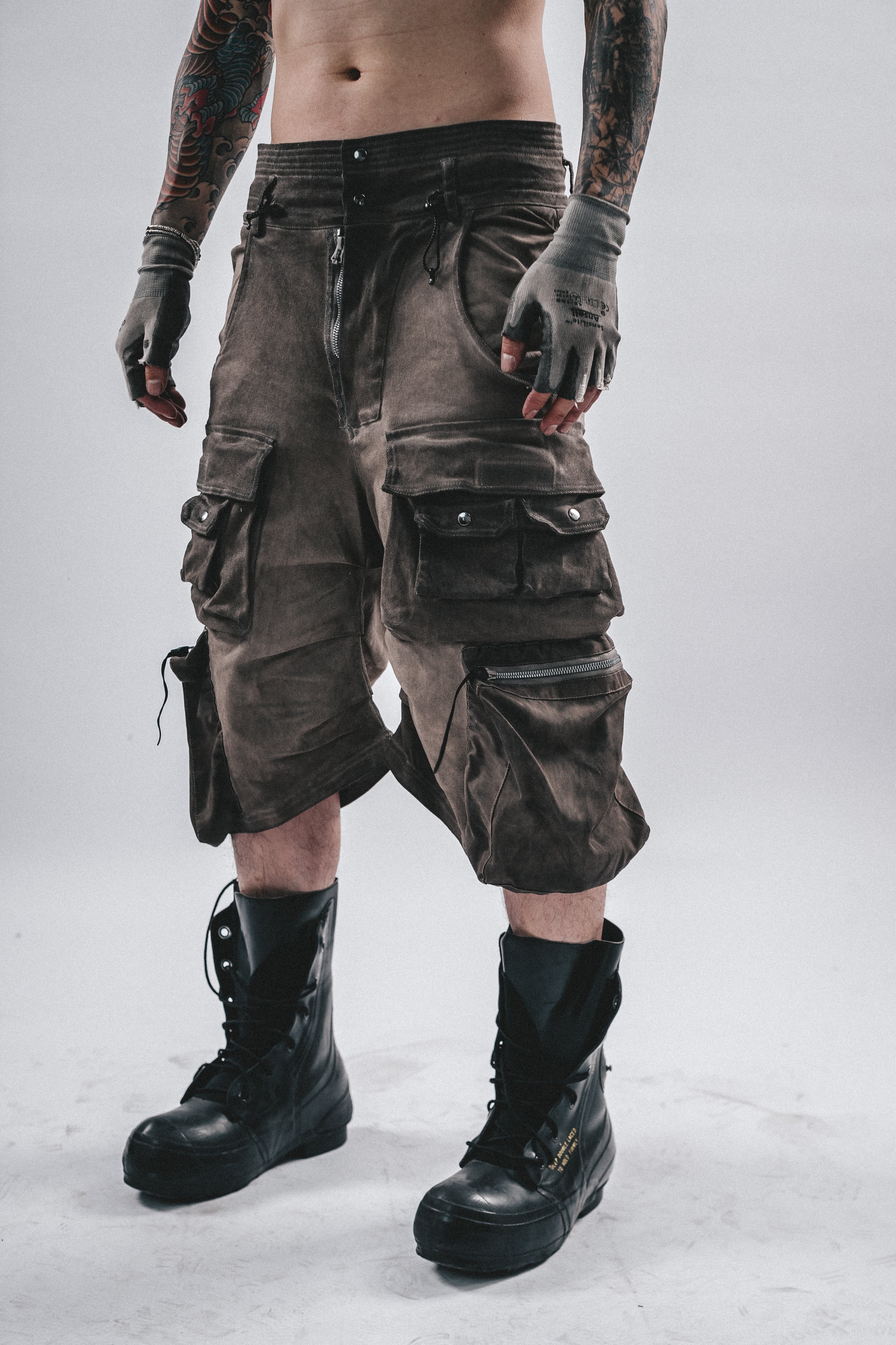 DRKLEI SANDBLAST MULTI-CARGO SHORTS