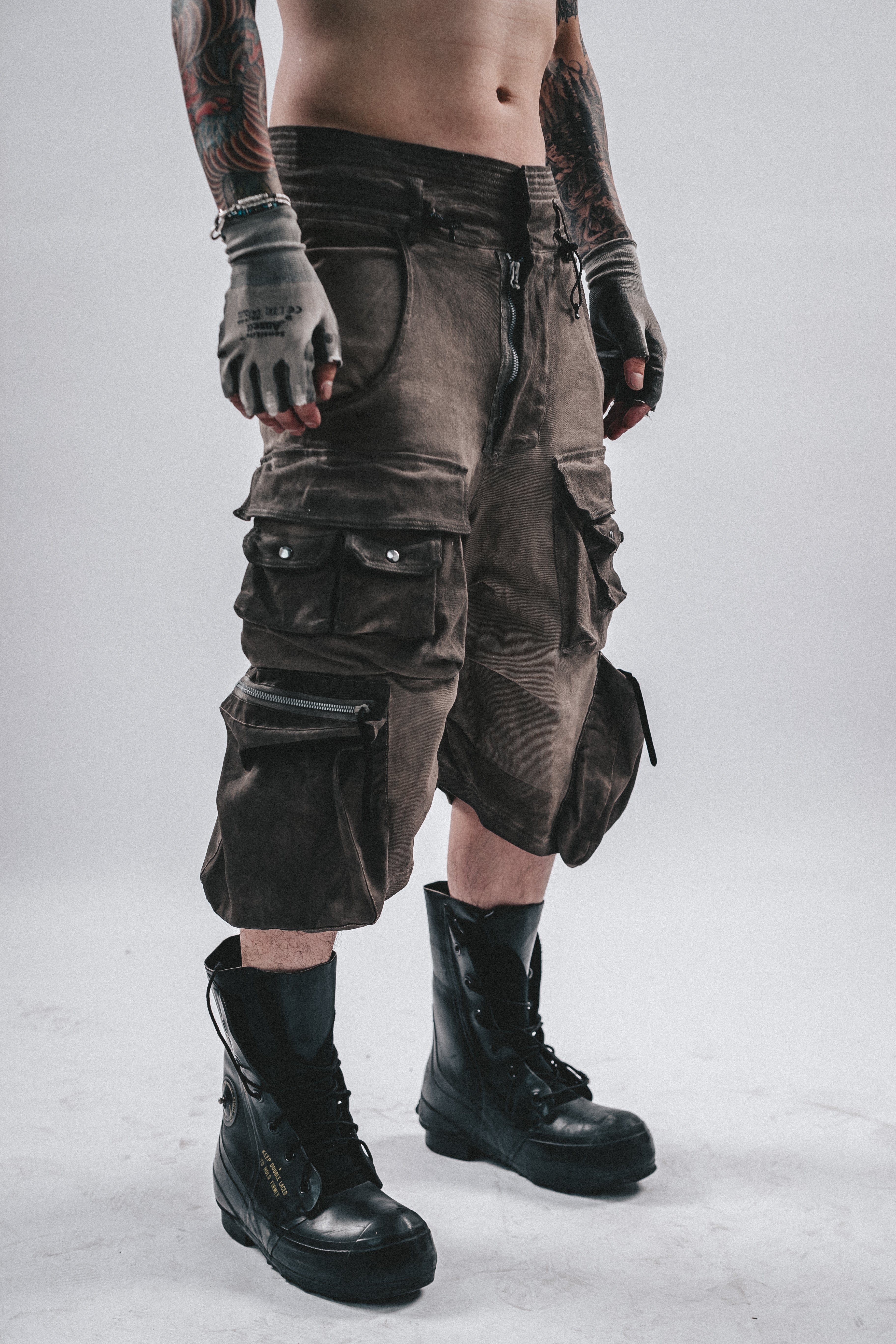 DRKLEI SANDBLAST MULTI-CARGO SHORTS