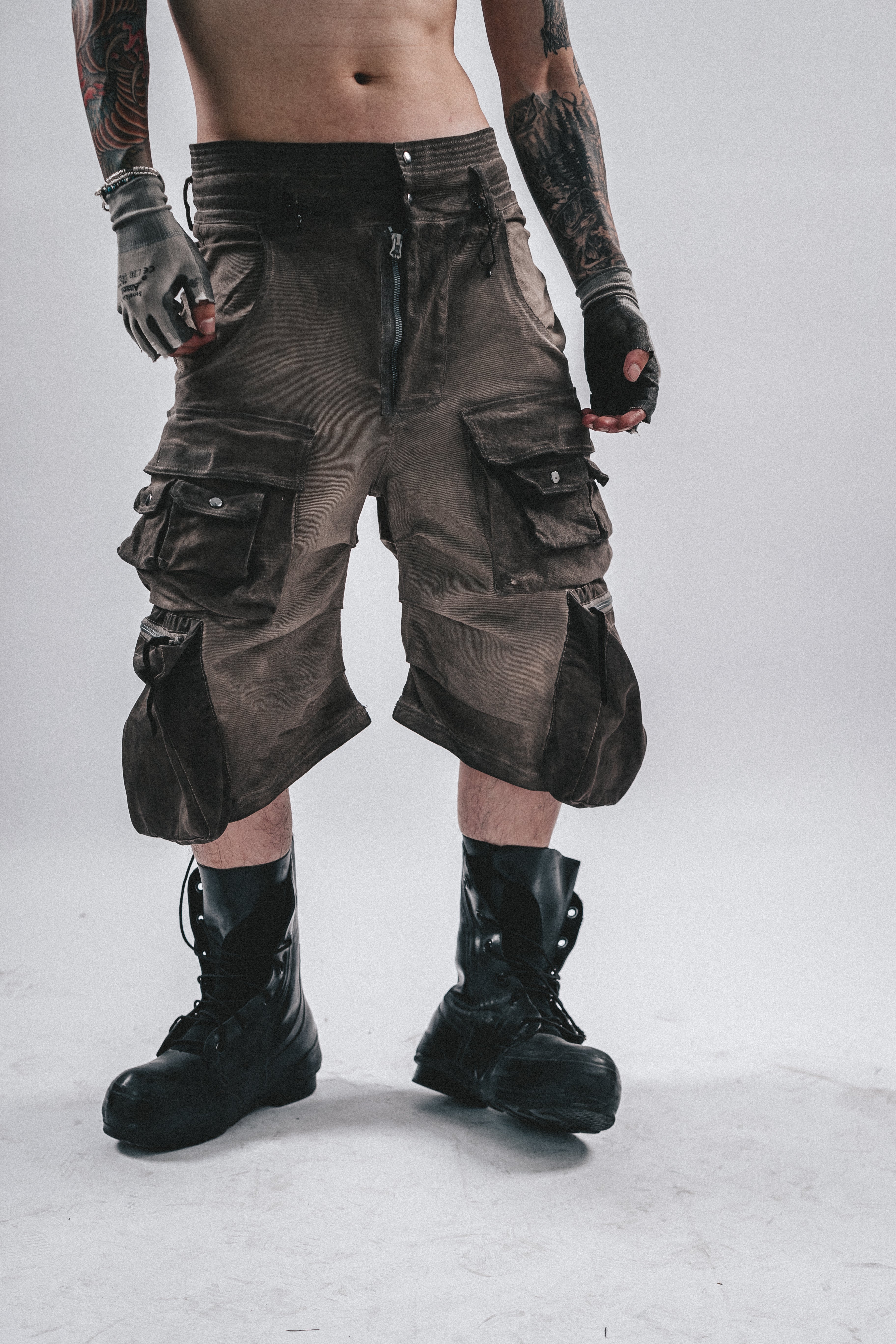 DRKLEI SANDBLAST MULTI-CARGO SHORTS