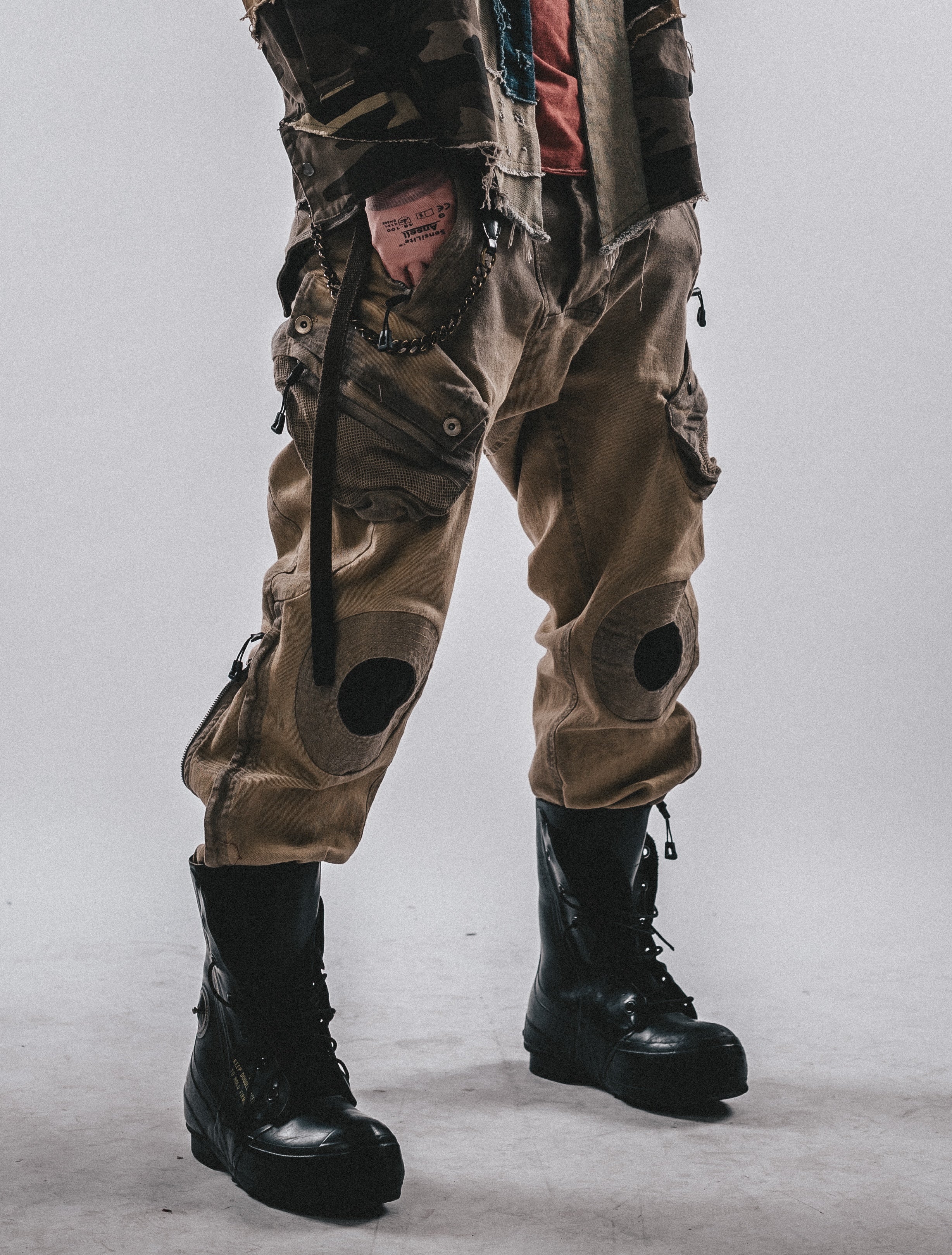 Duna Distressed Cargo Pants