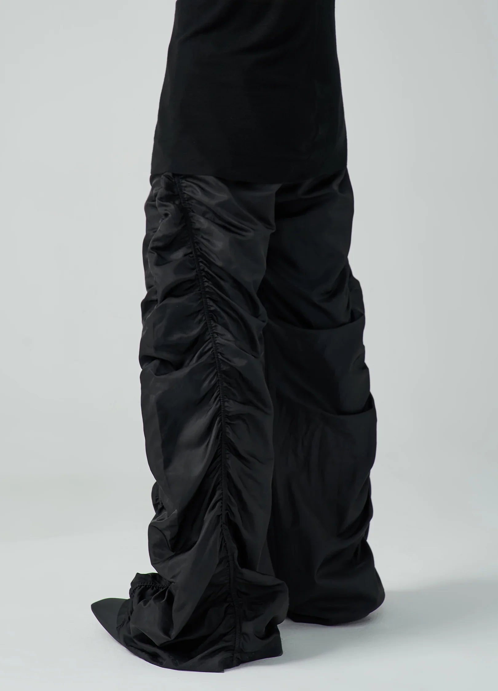 22FW CascadeWave Parachute Pants