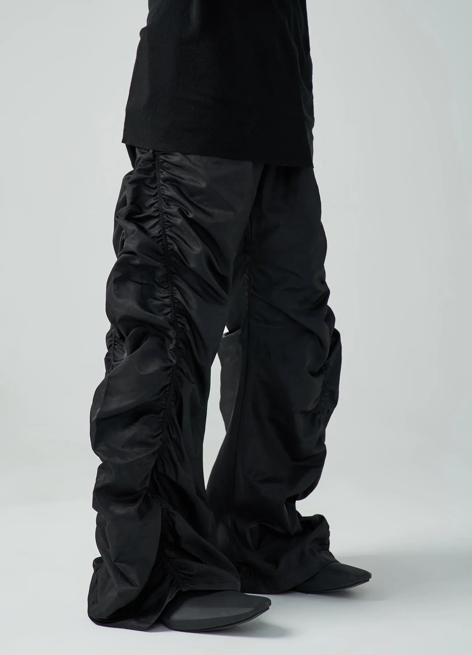 22FW CascadeWave Parachute Pants