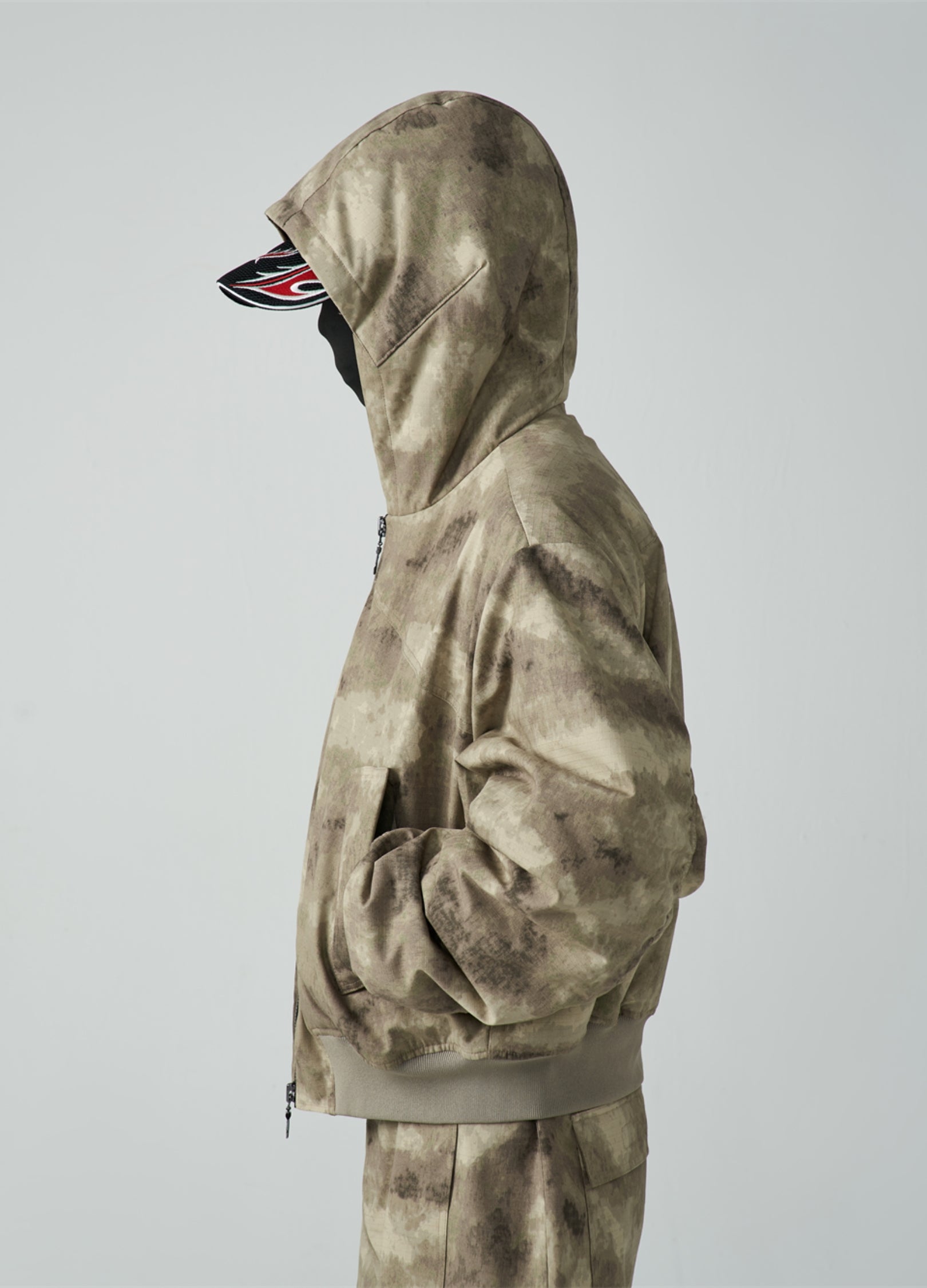 22FW Camo Hooded Zip-Up