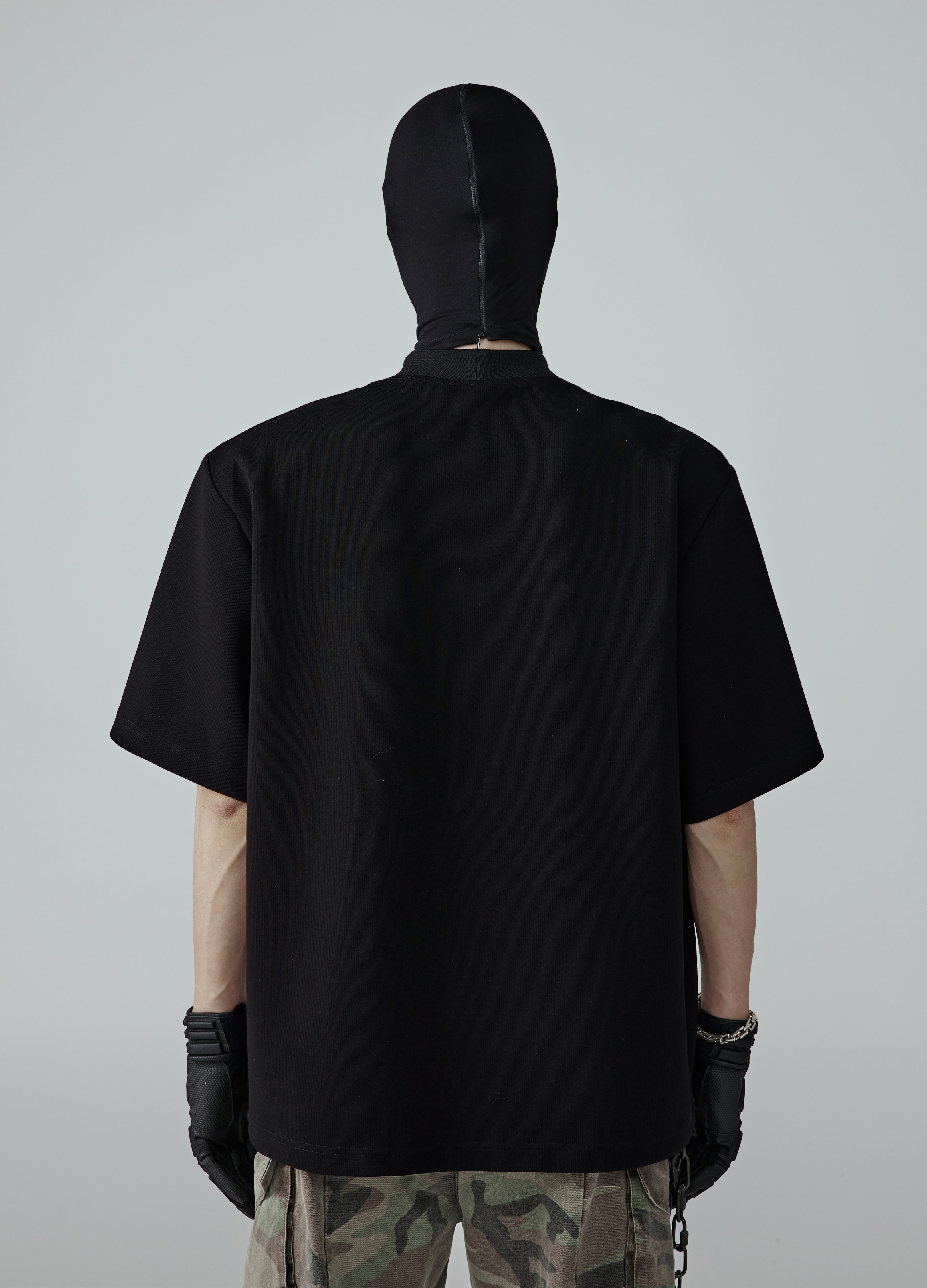 24SS Detachable Shoulder Pad V-Neck Tee