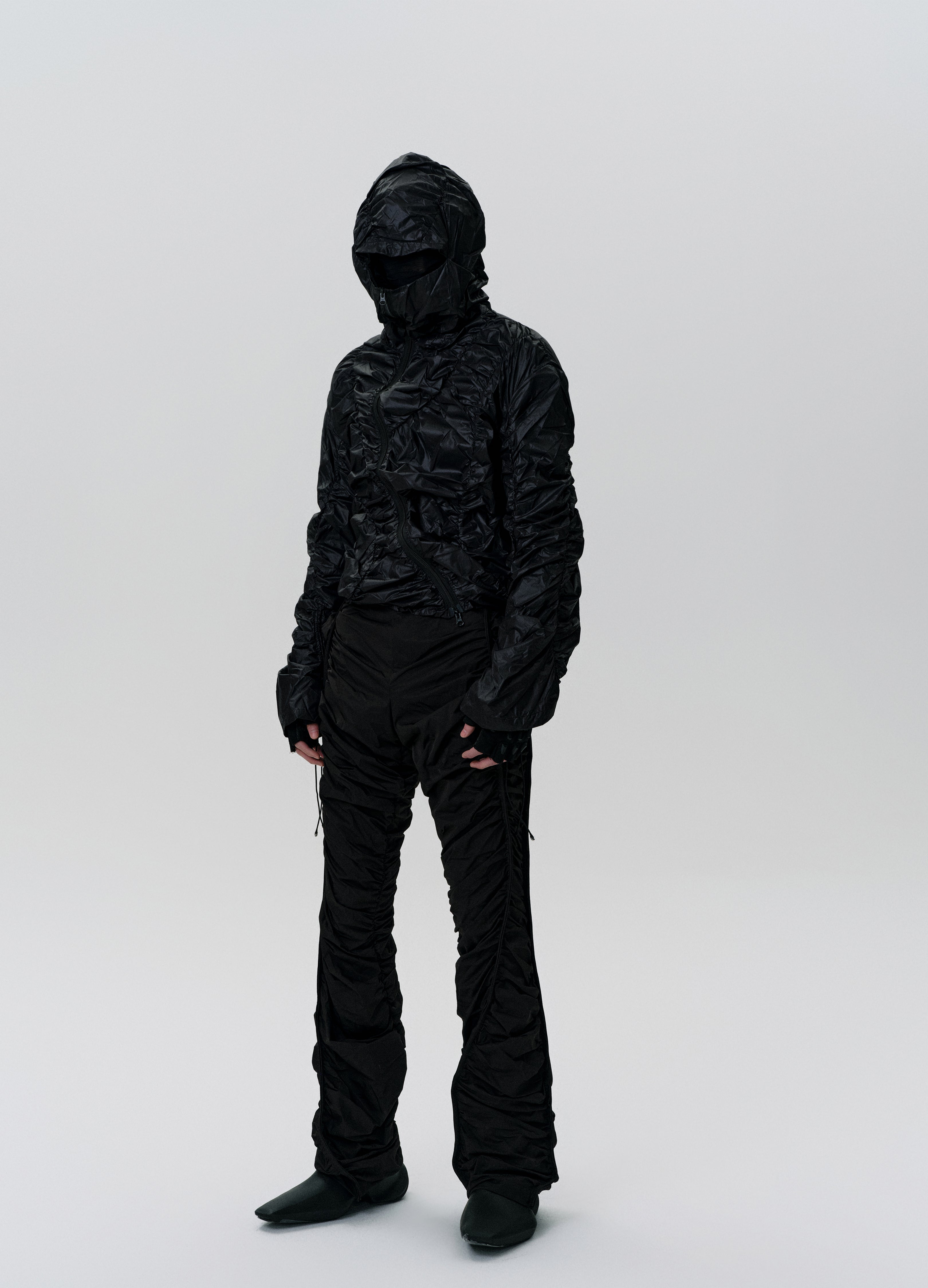 25SS WRINKLE SHELL TECH DARK TROUSERS