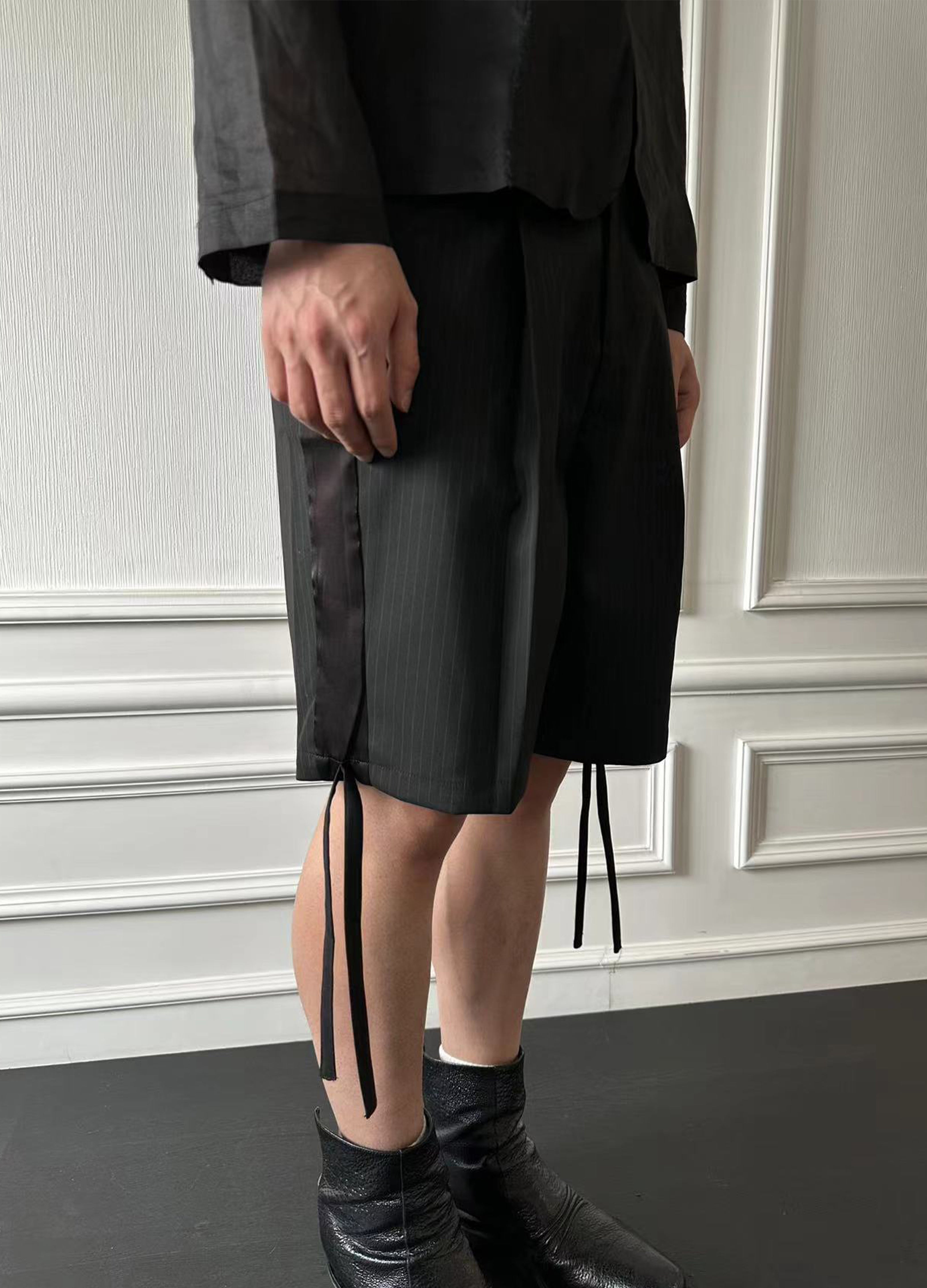 25SS STRIPED BLADE PLEATED SHORTS