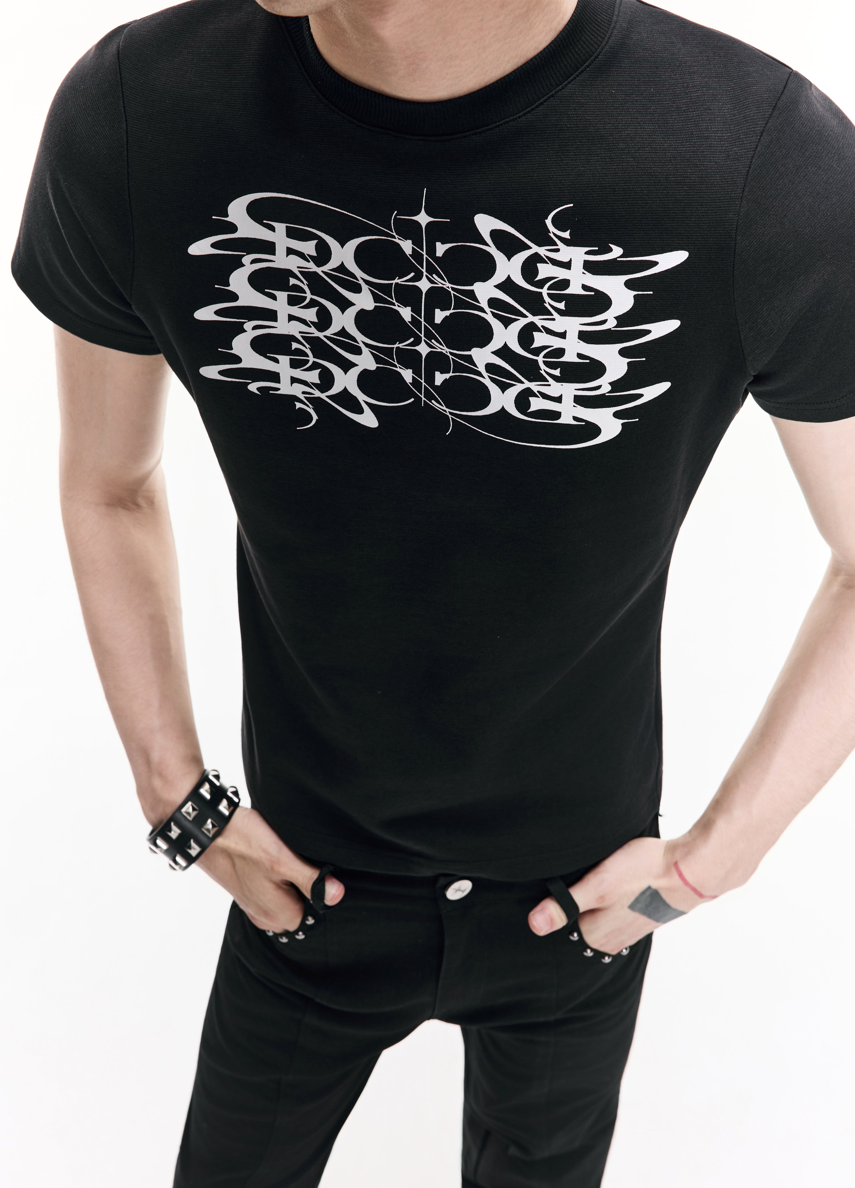 26SS DISTORTED GOTHIC LOGO TEE