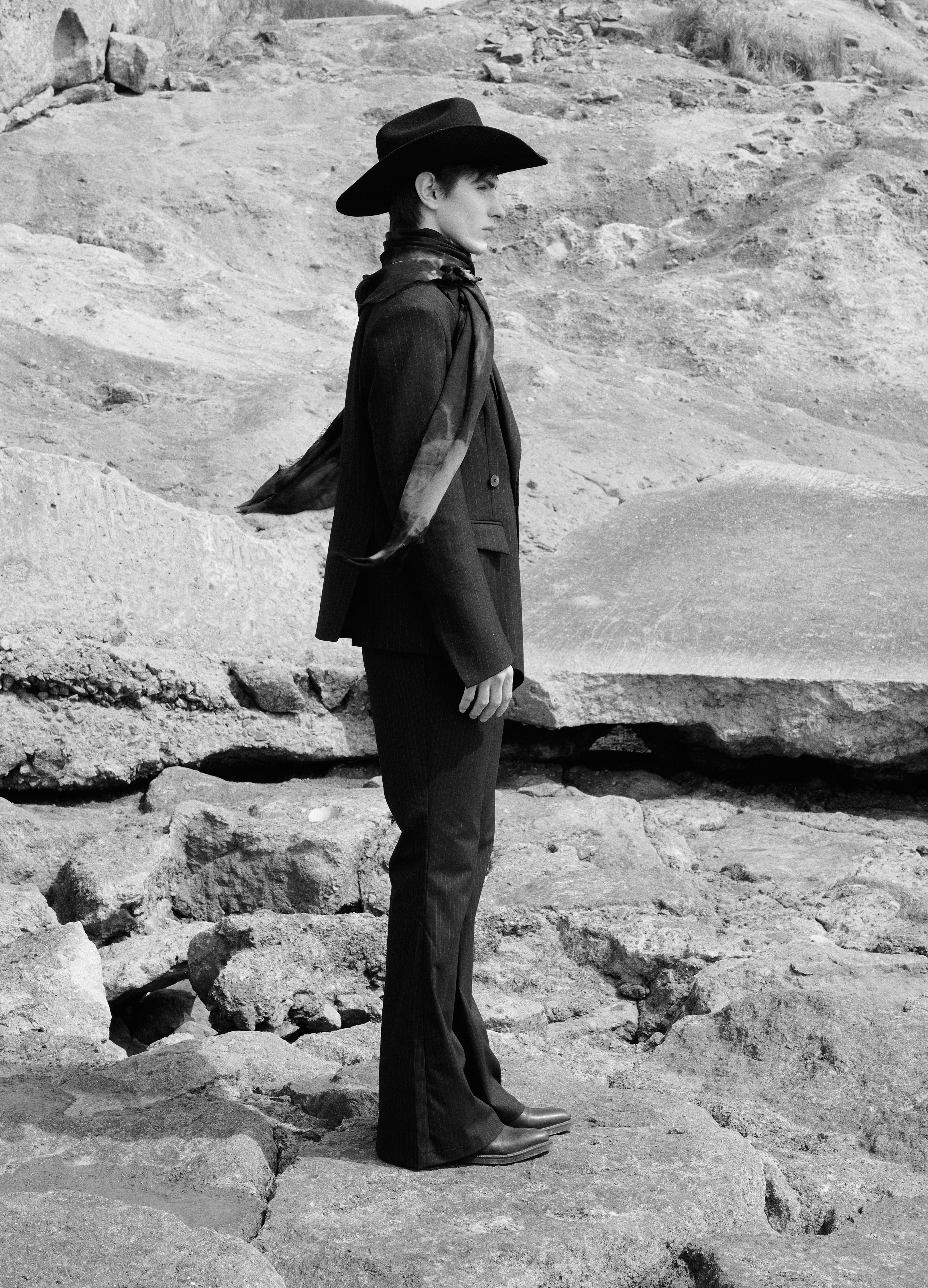 25SS BLADE PLEATED STRIPE TROUSERS