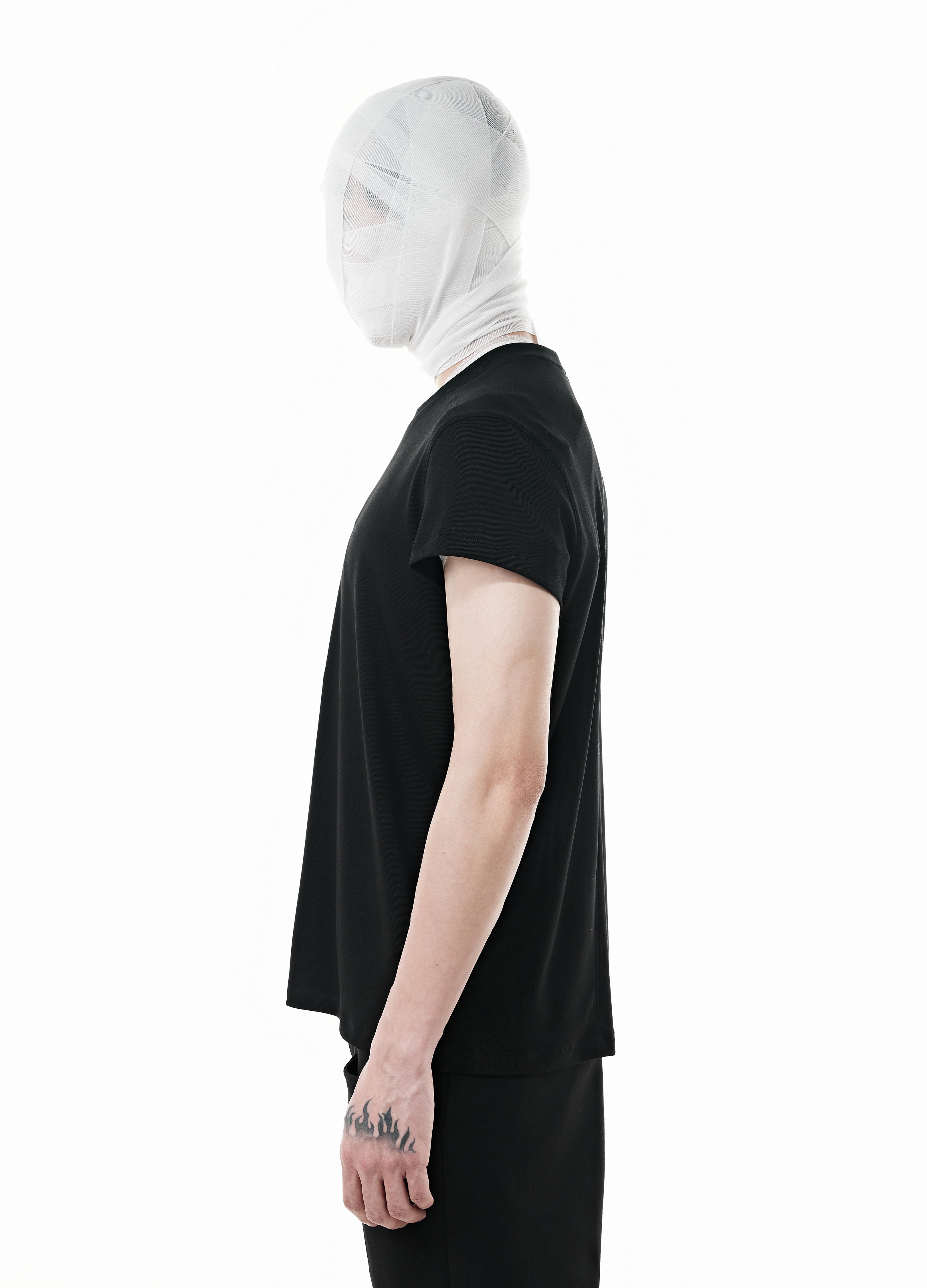 DARK EMBLEM BODY TEE