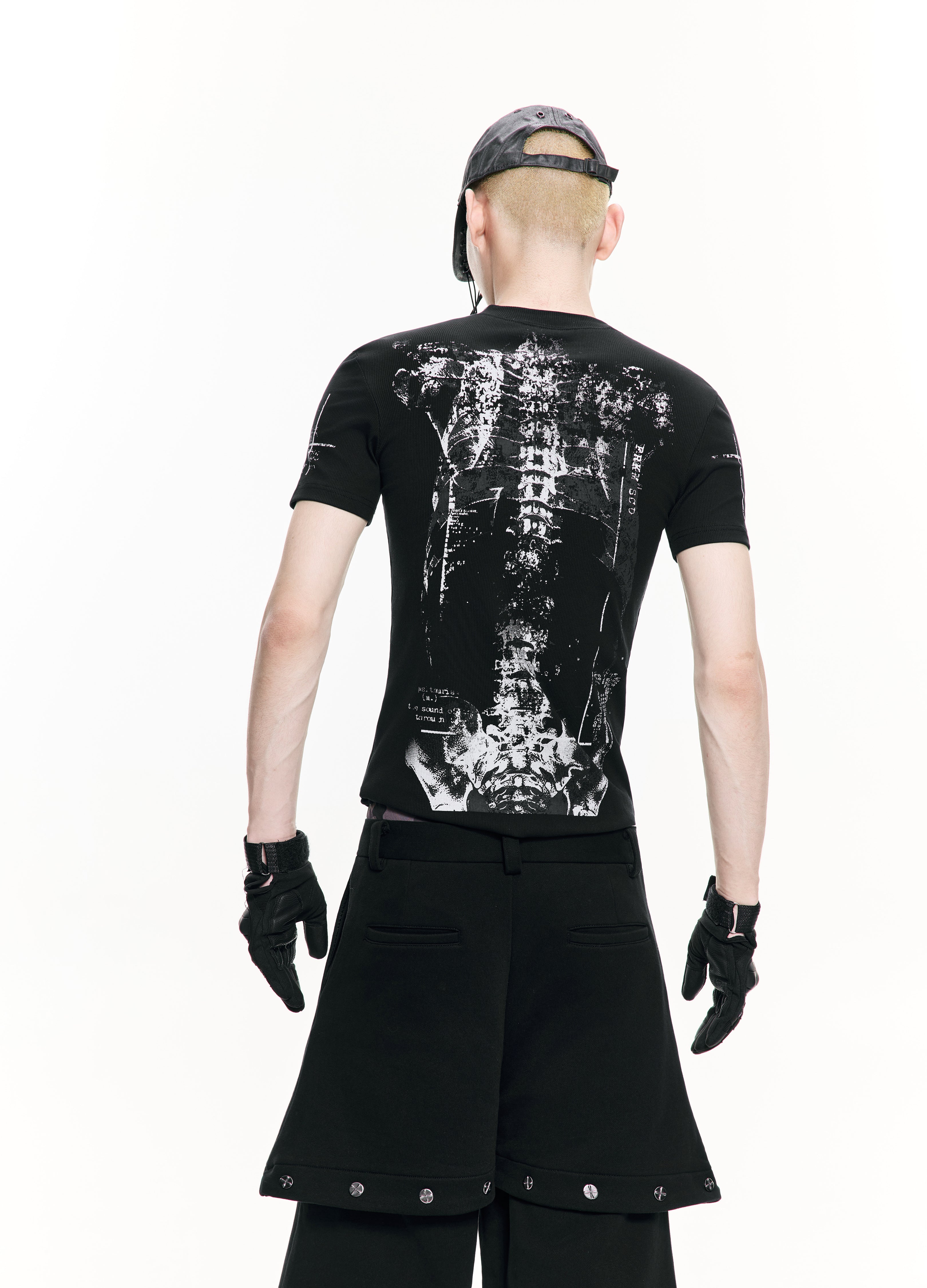 26SS REVELATION DARK FIT TEE