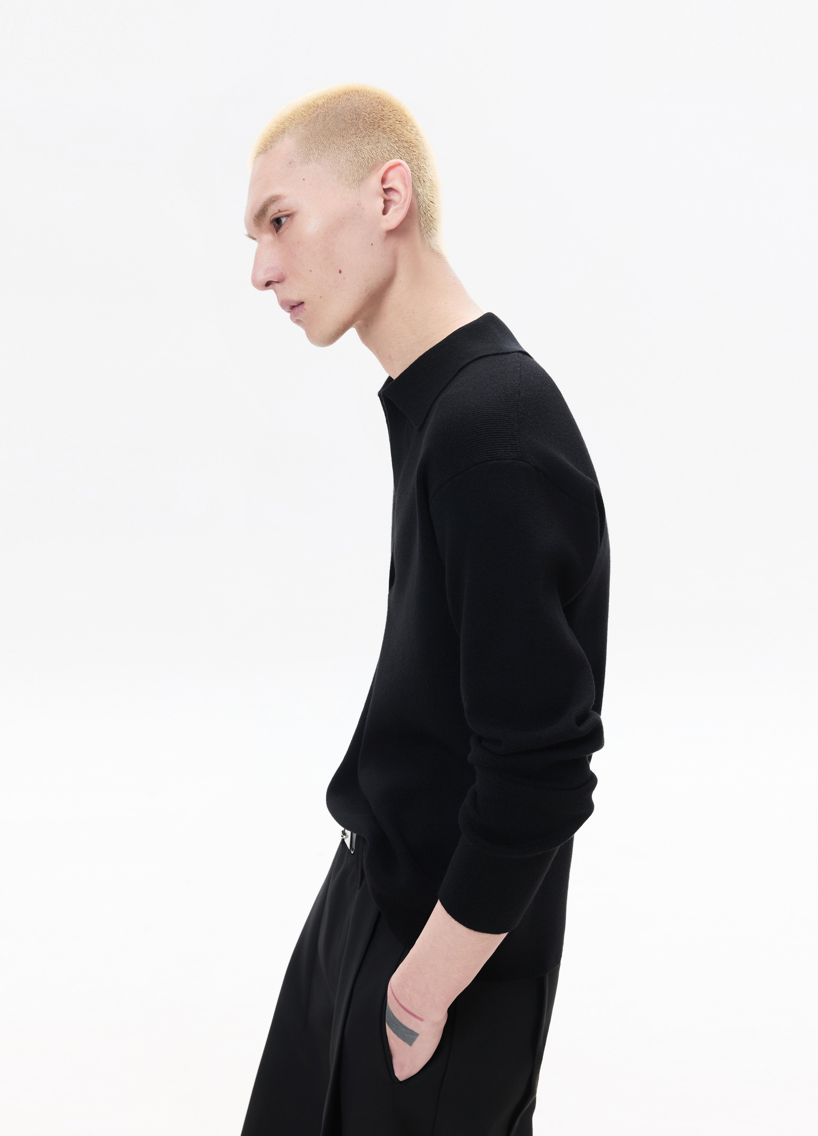 26SS RELAXED V-NECK KNIT SWEATER