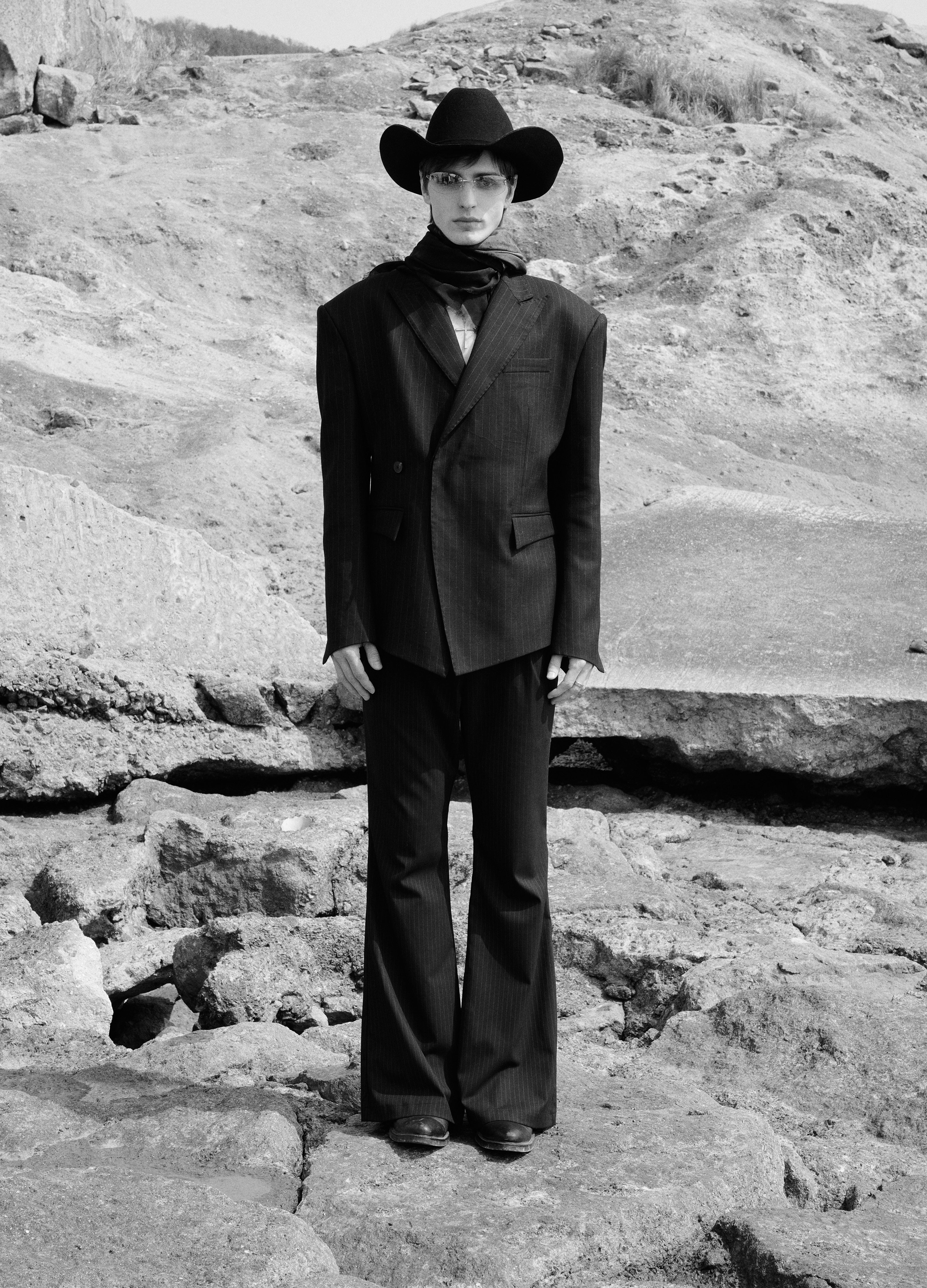 25SS BLADE PLEATED STRIPE TROUSERS