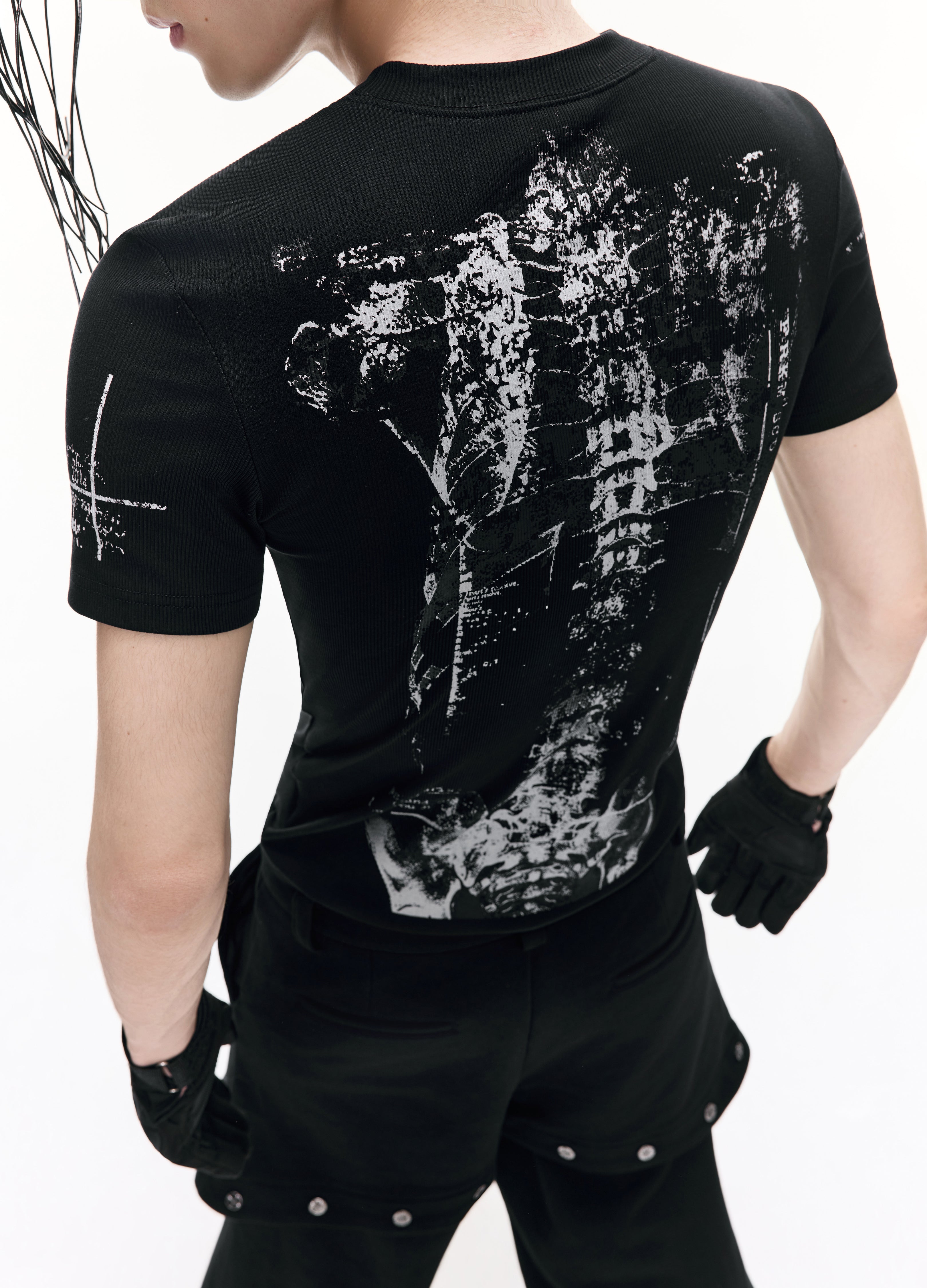 26SS REVELATION DARK FIT TEE