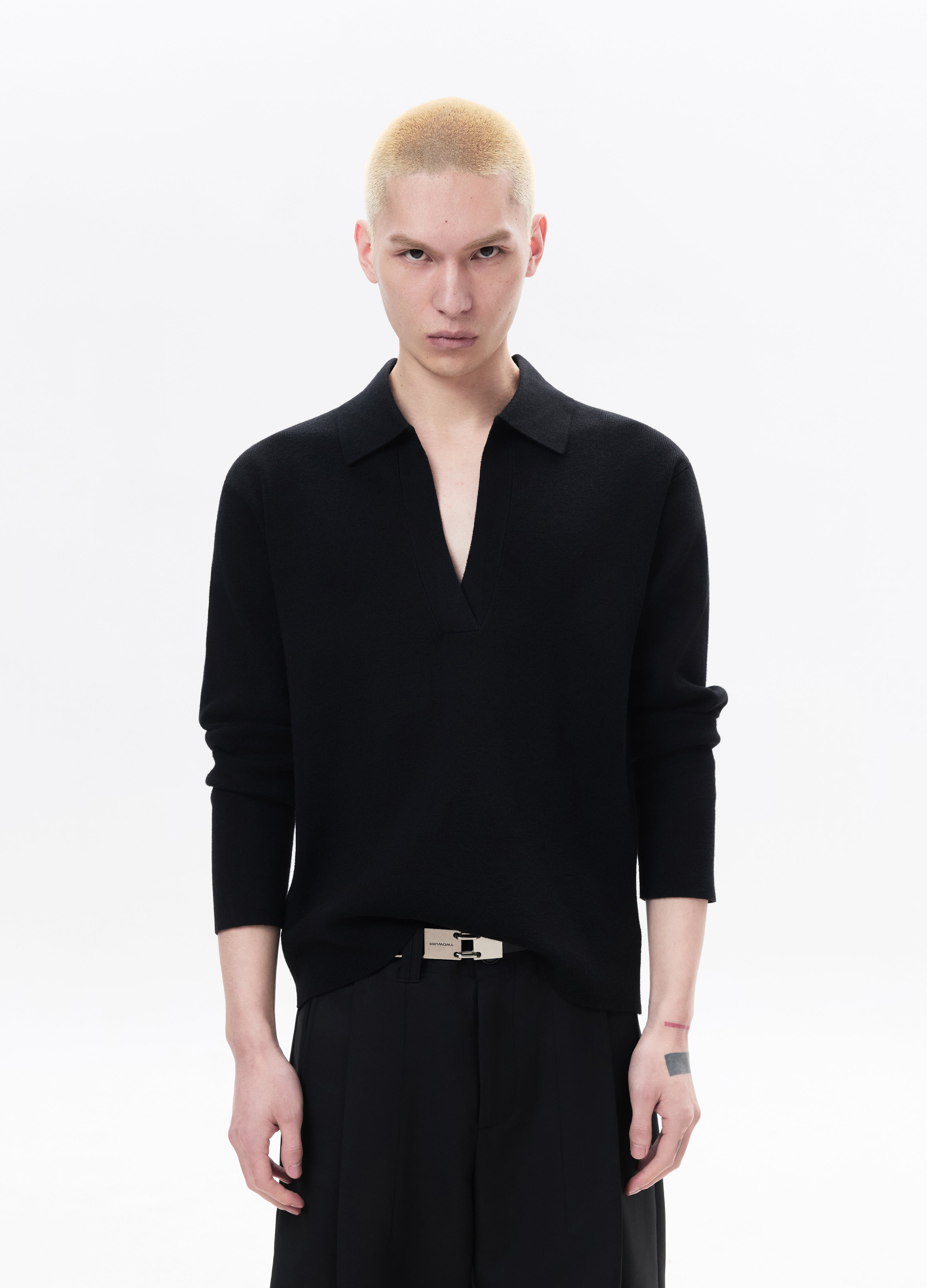 26SS RELAXED V-NECK KNIT SWEATER
