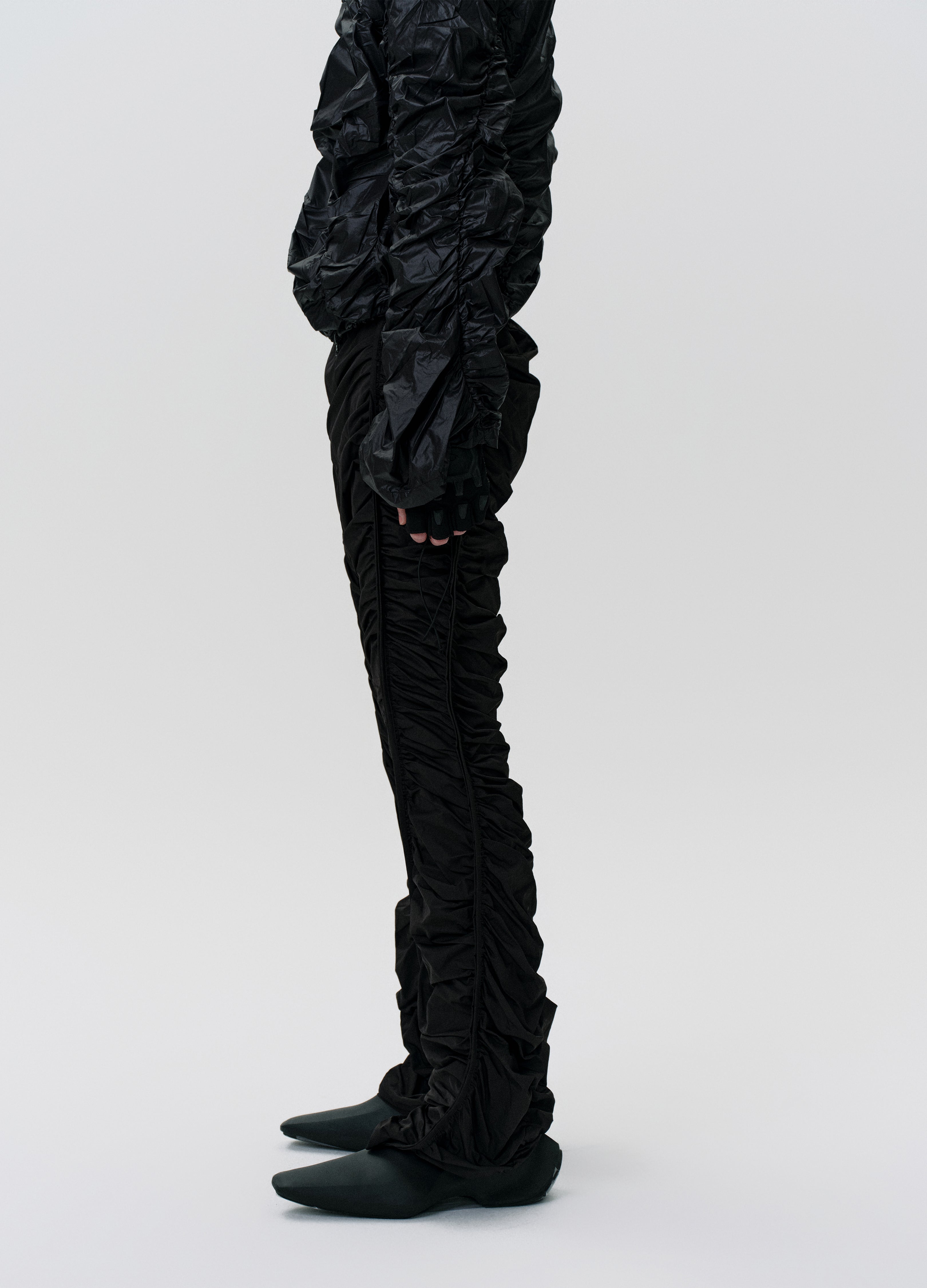 25SS WRINKLE SHELL TECH DARK TROUSERS