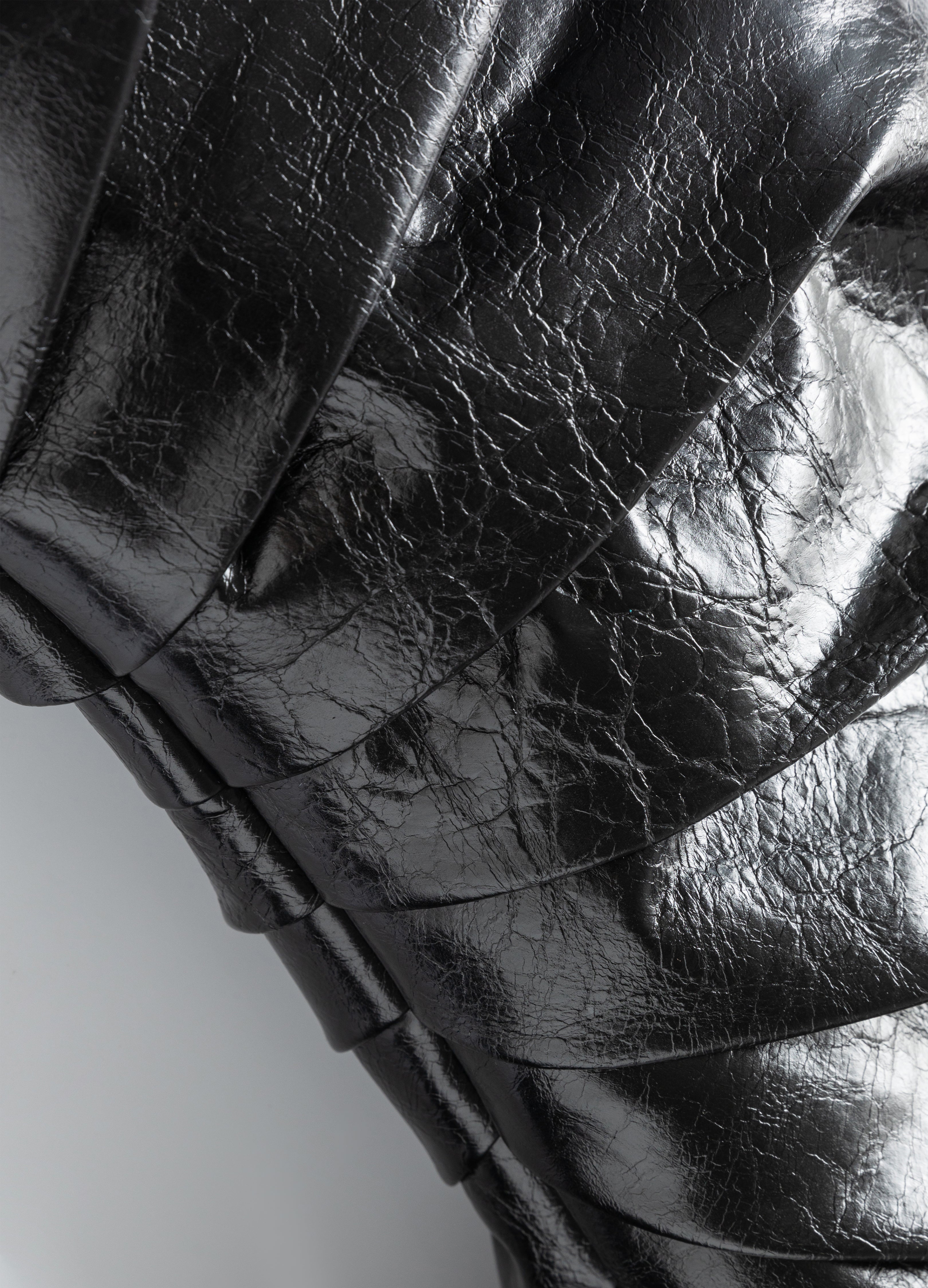 25FW PLEATED LEATHER PUFFER JACKET