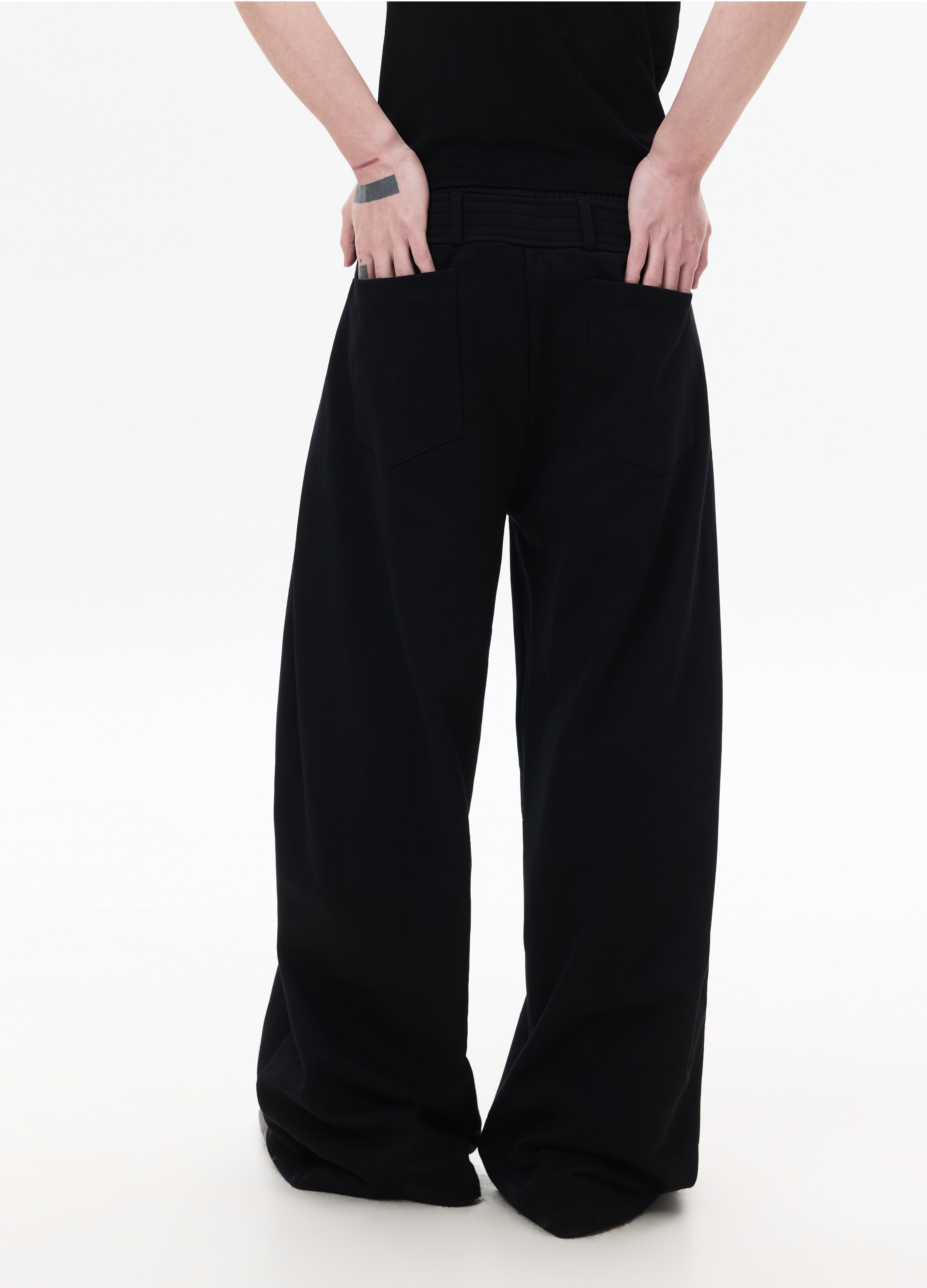 26SS DECONSTRUCT SCIMITAR SWEATPANTS