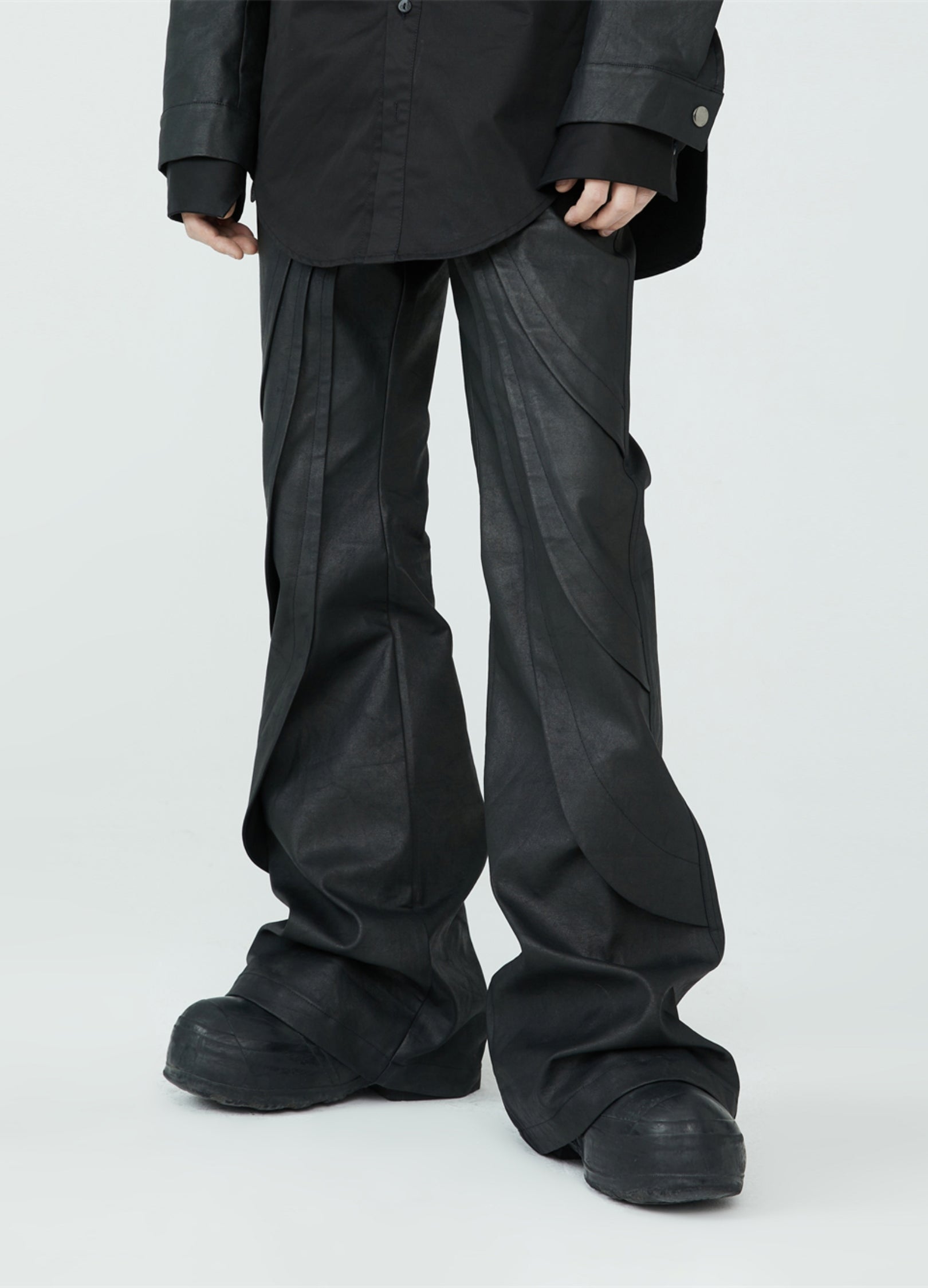 23SS Metro Noir Leather Bottoms