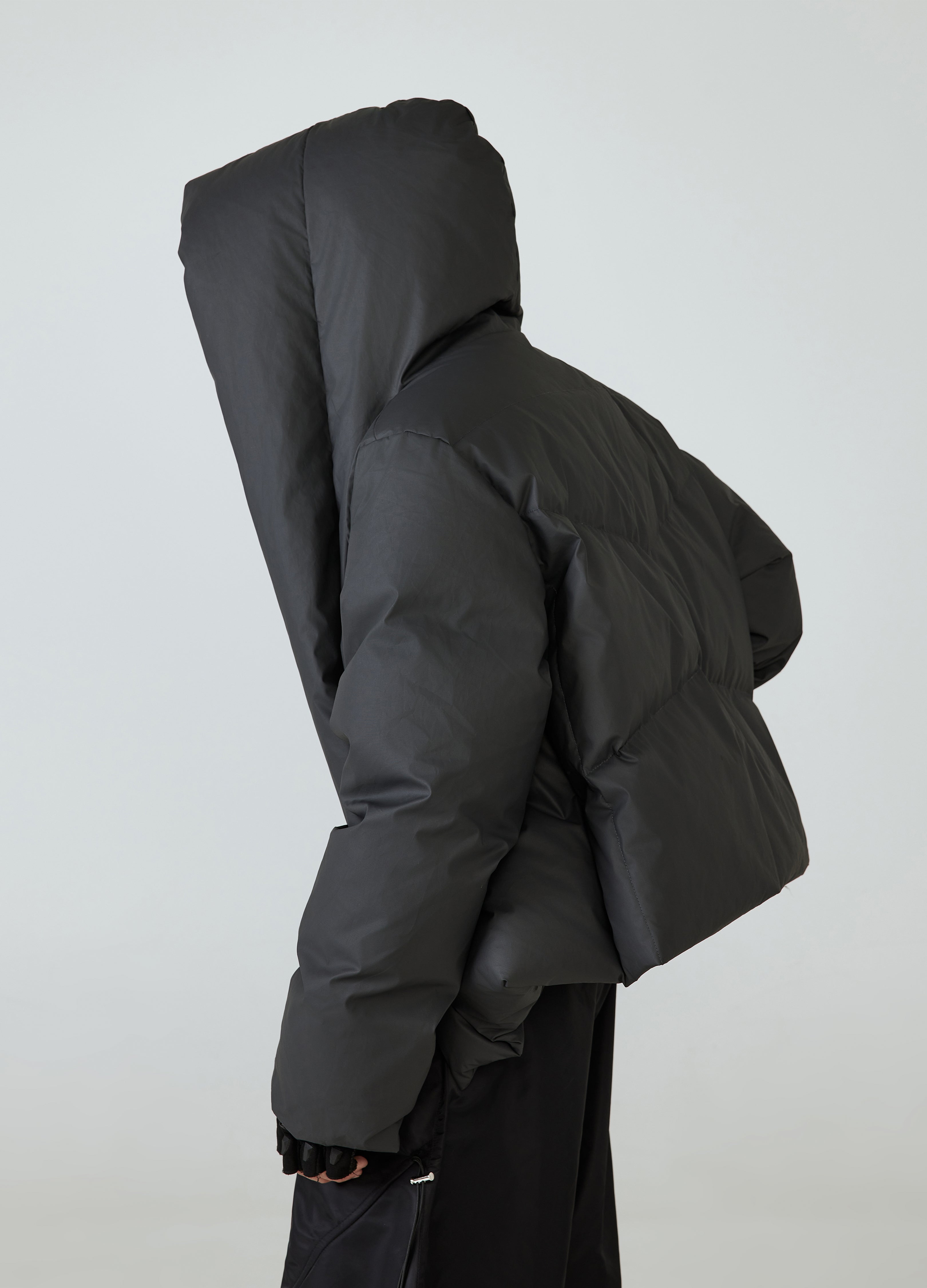 24FW HOODED BUTTONLESS DOWN JACKET