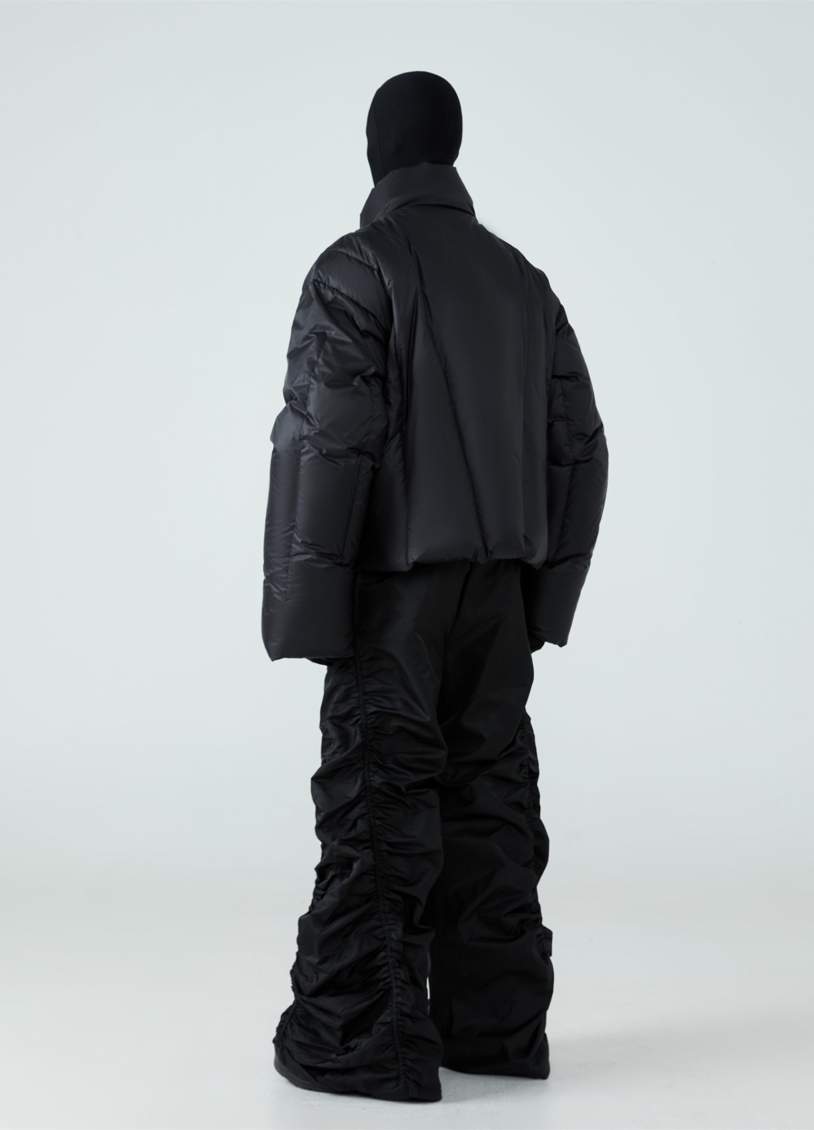 23FW V-Crop High-Collar Puffer