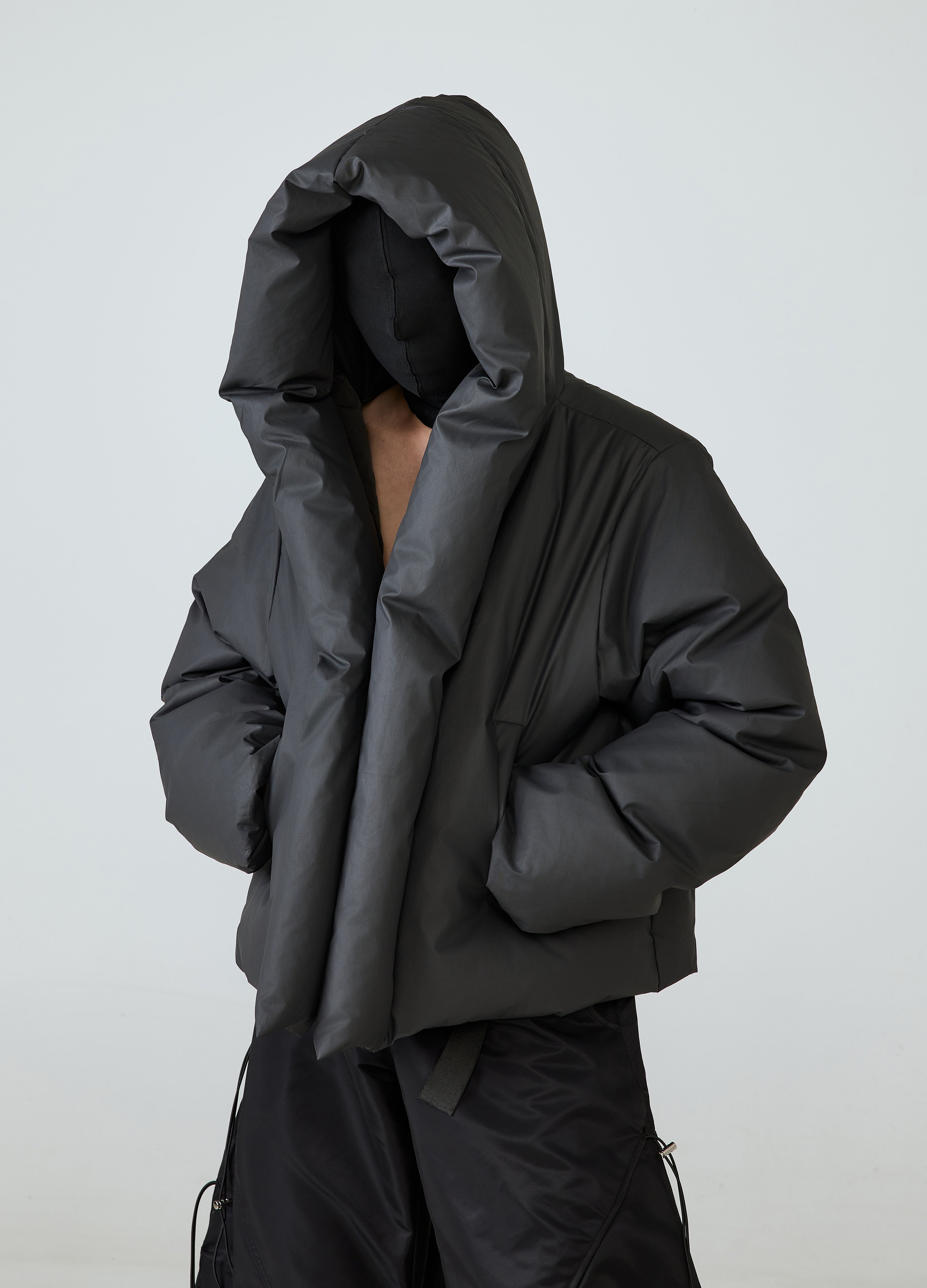 24FW HOODED BUTTONLESS DOWN JACKET