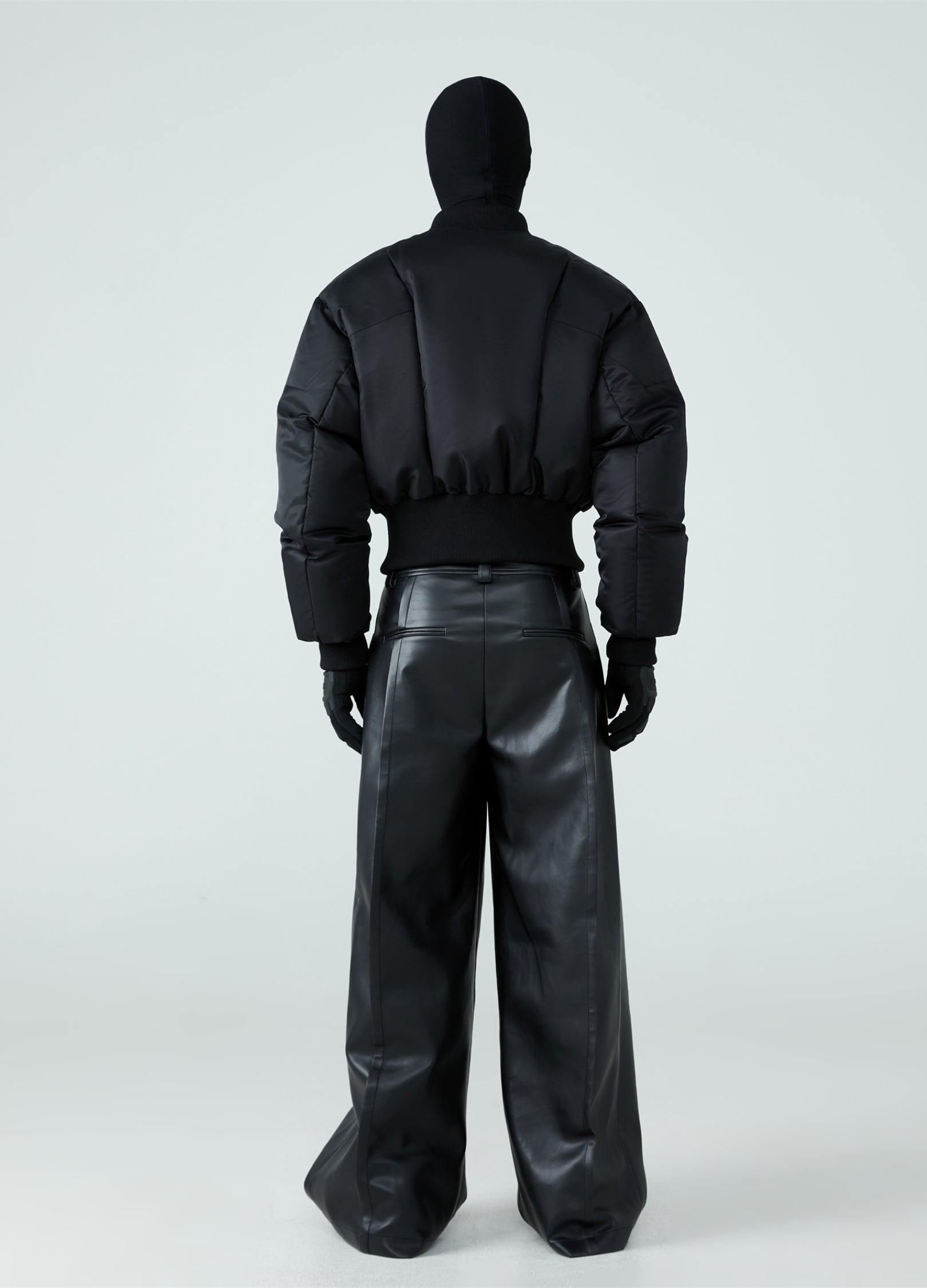 23FW Sleek Waisted Down Jacket