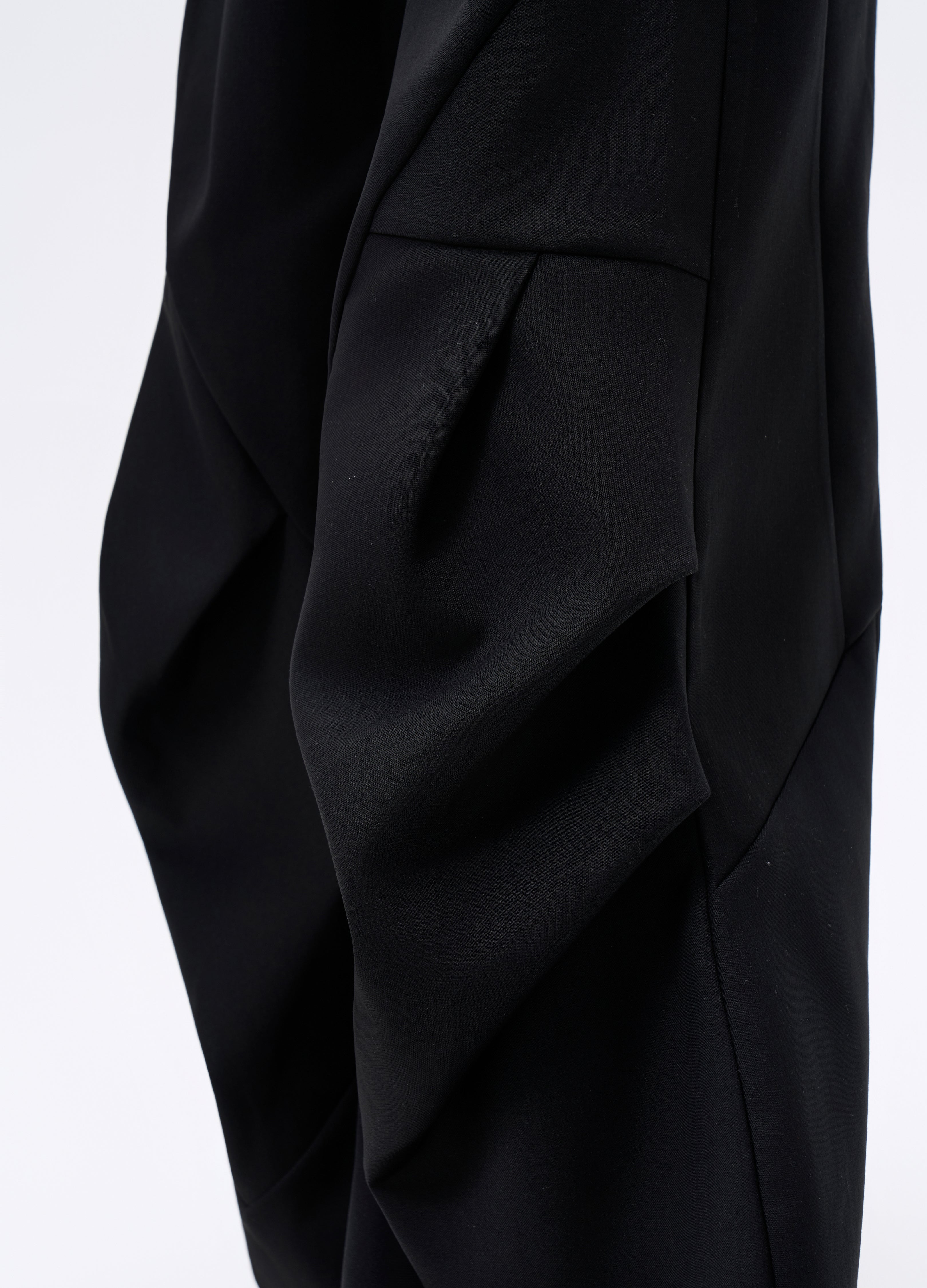 25FW PLEATED SABER CUT TROUSERS